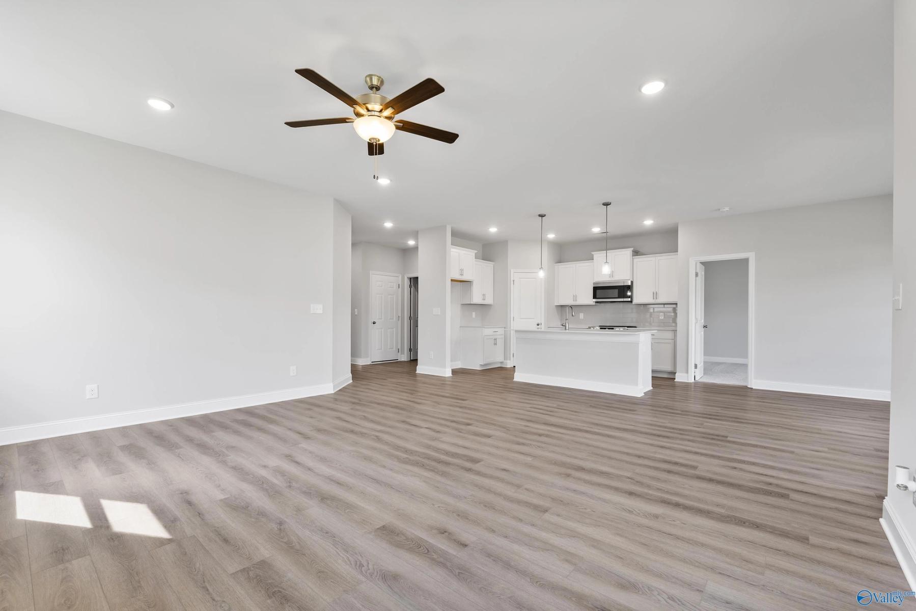 Image 15 of Davidson Homes' New Home at 219 Pine Island Avenue