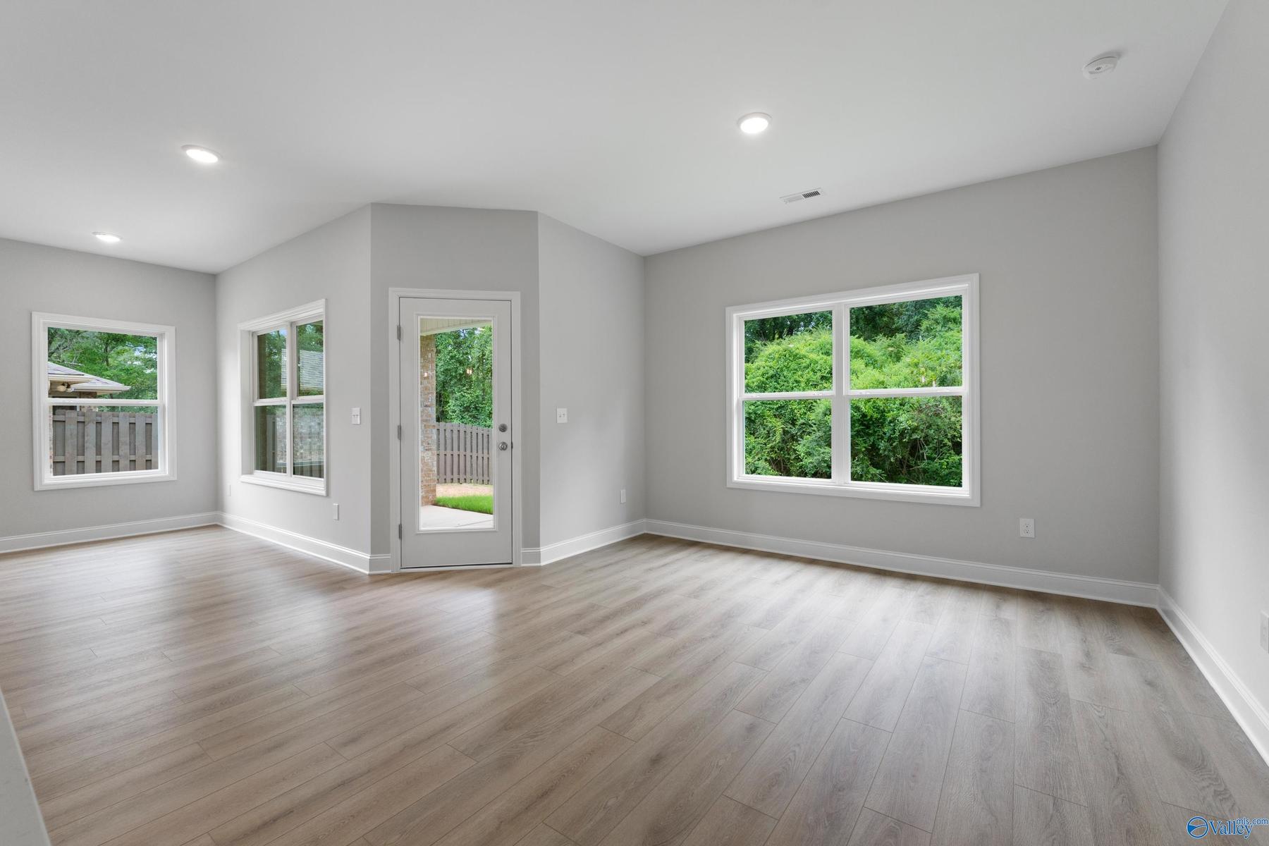 Image 10 of Davidson Homes' New Home at 158 River Pointe Drive