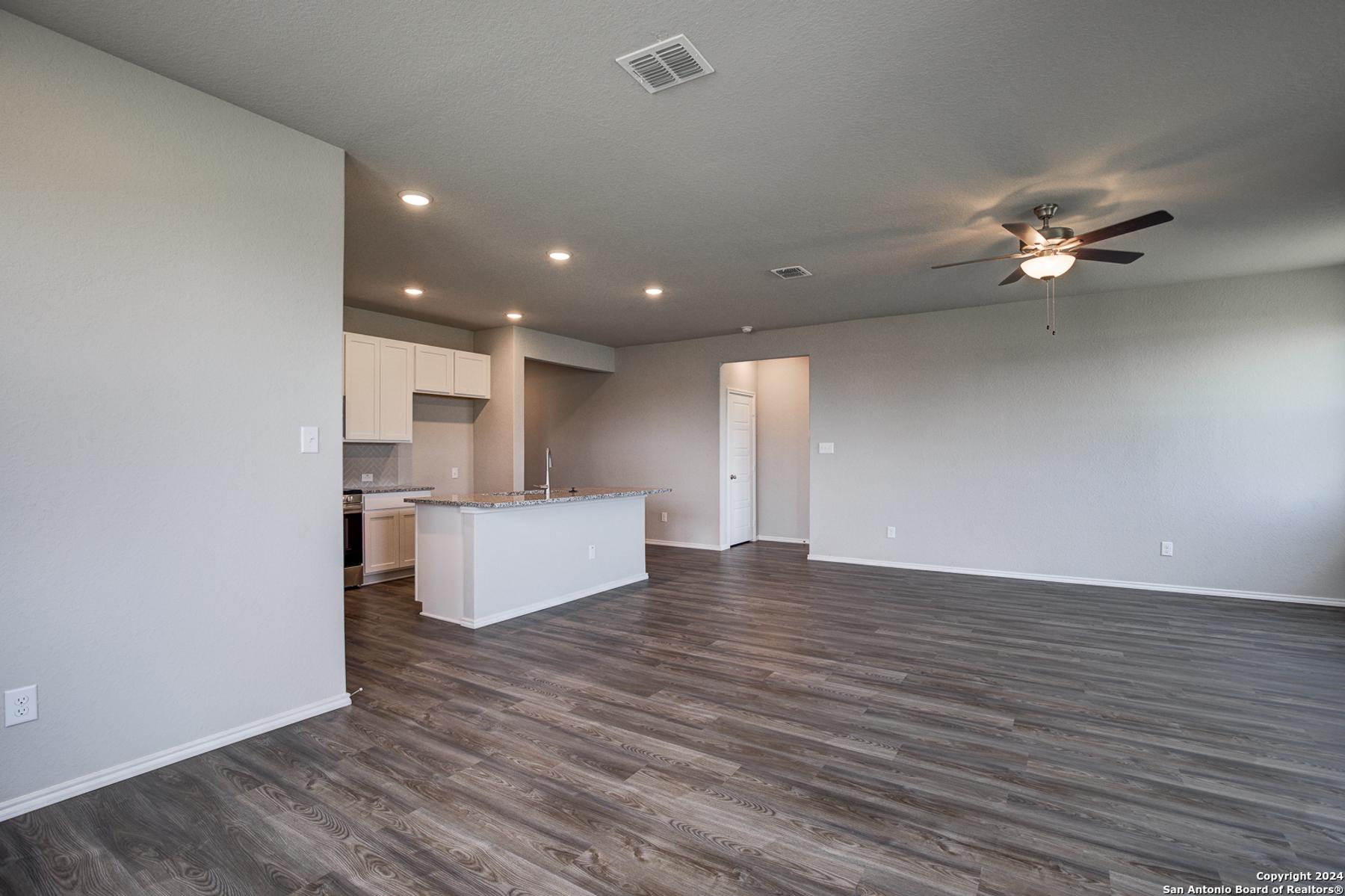 Image 4 of Davidson Homes' New Home at 300 Ivy Roads