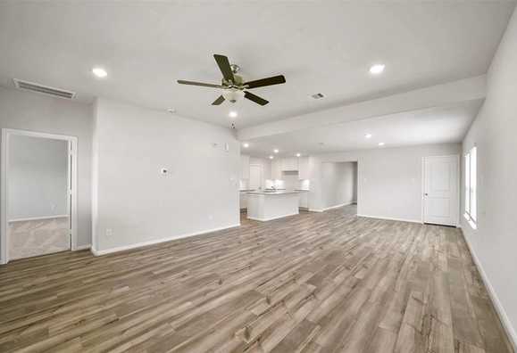 Image 3 of Davidson Homes' New Home at 217 Harlingen Drive