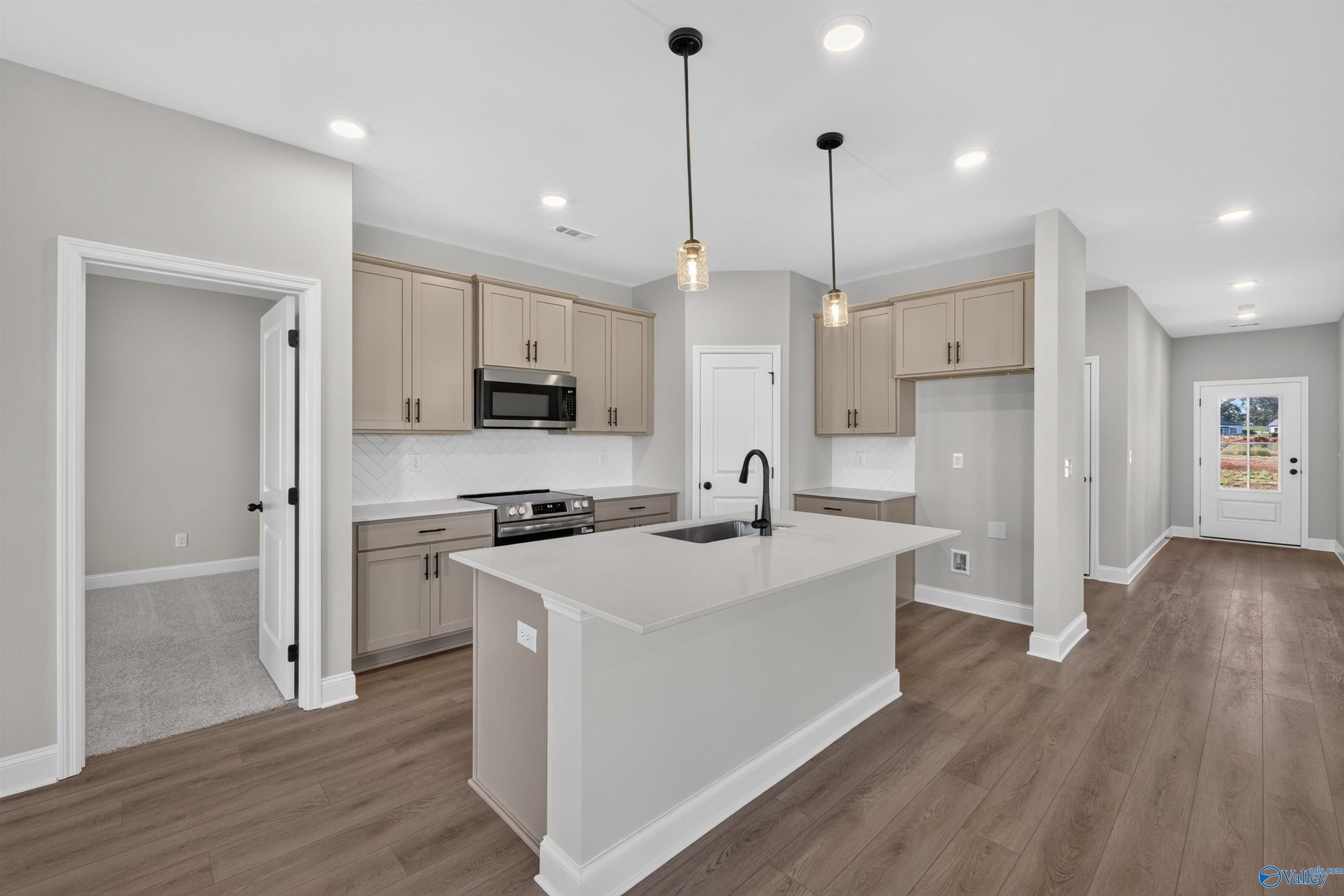 Image 2 of Davidson Homes' New Home at 163 Heritage Lakes Boulevard