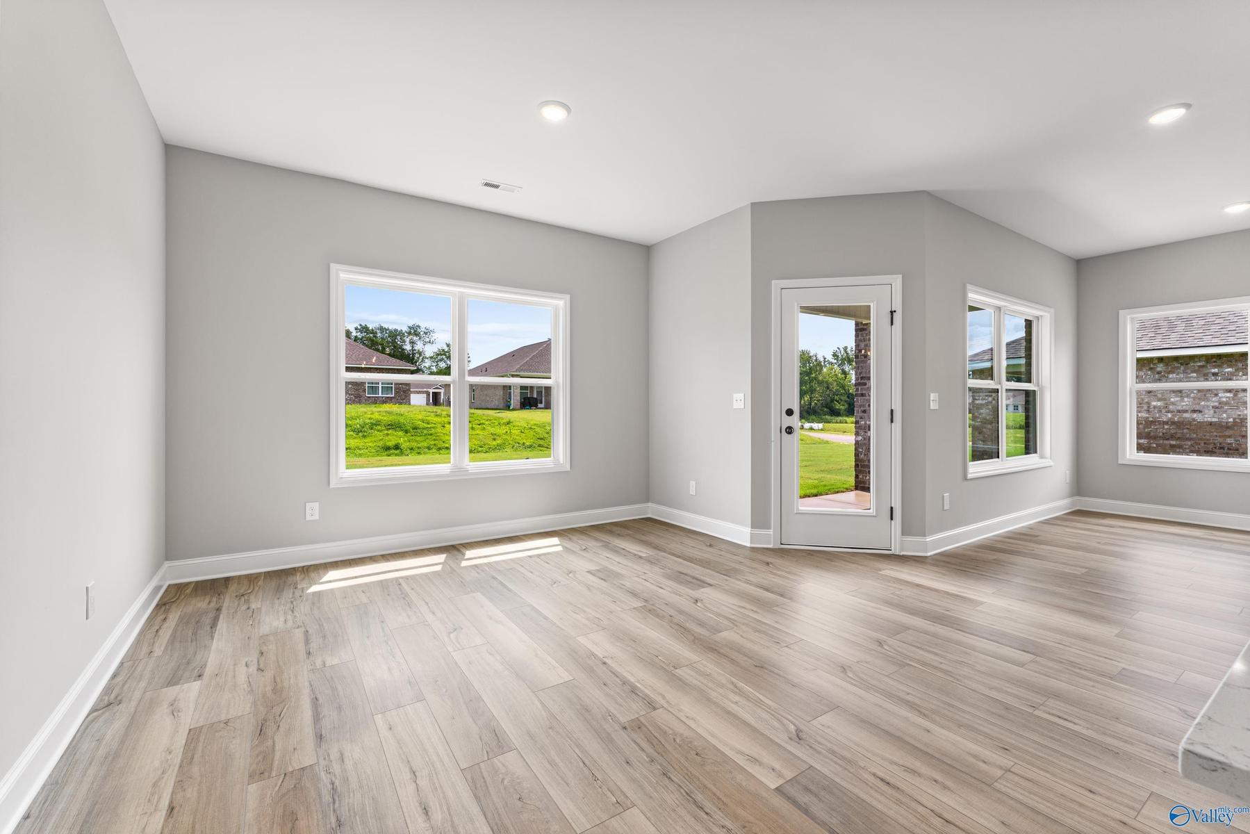 Image 13 of Davidson Homes' New Home at 169 River Pointe Drive