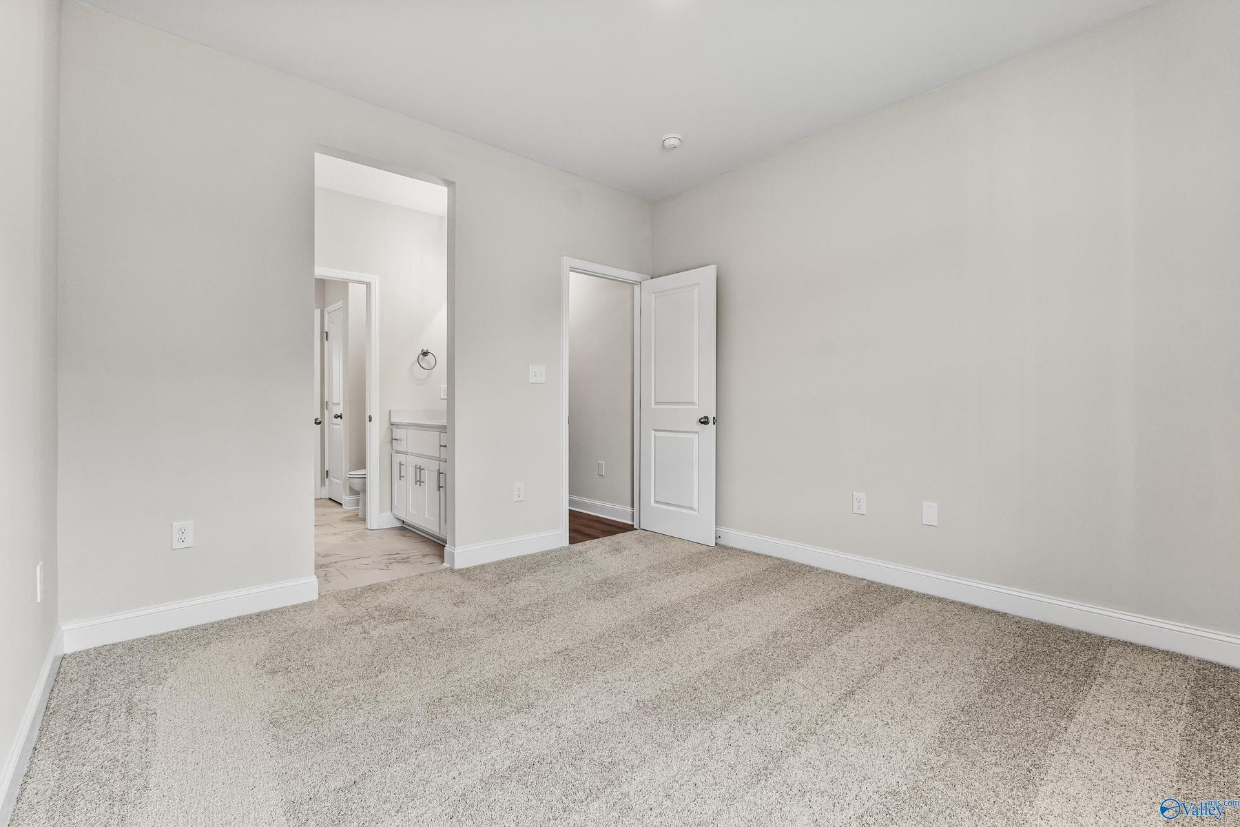 Image 17 of Davidson Homes' New Home at 211 Kendall Farms Boulevard