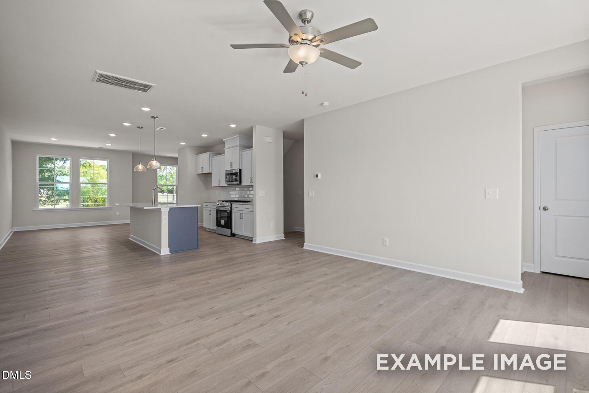 Image 7 of Davidson Homes' New Home at 405 Bahia Drive
