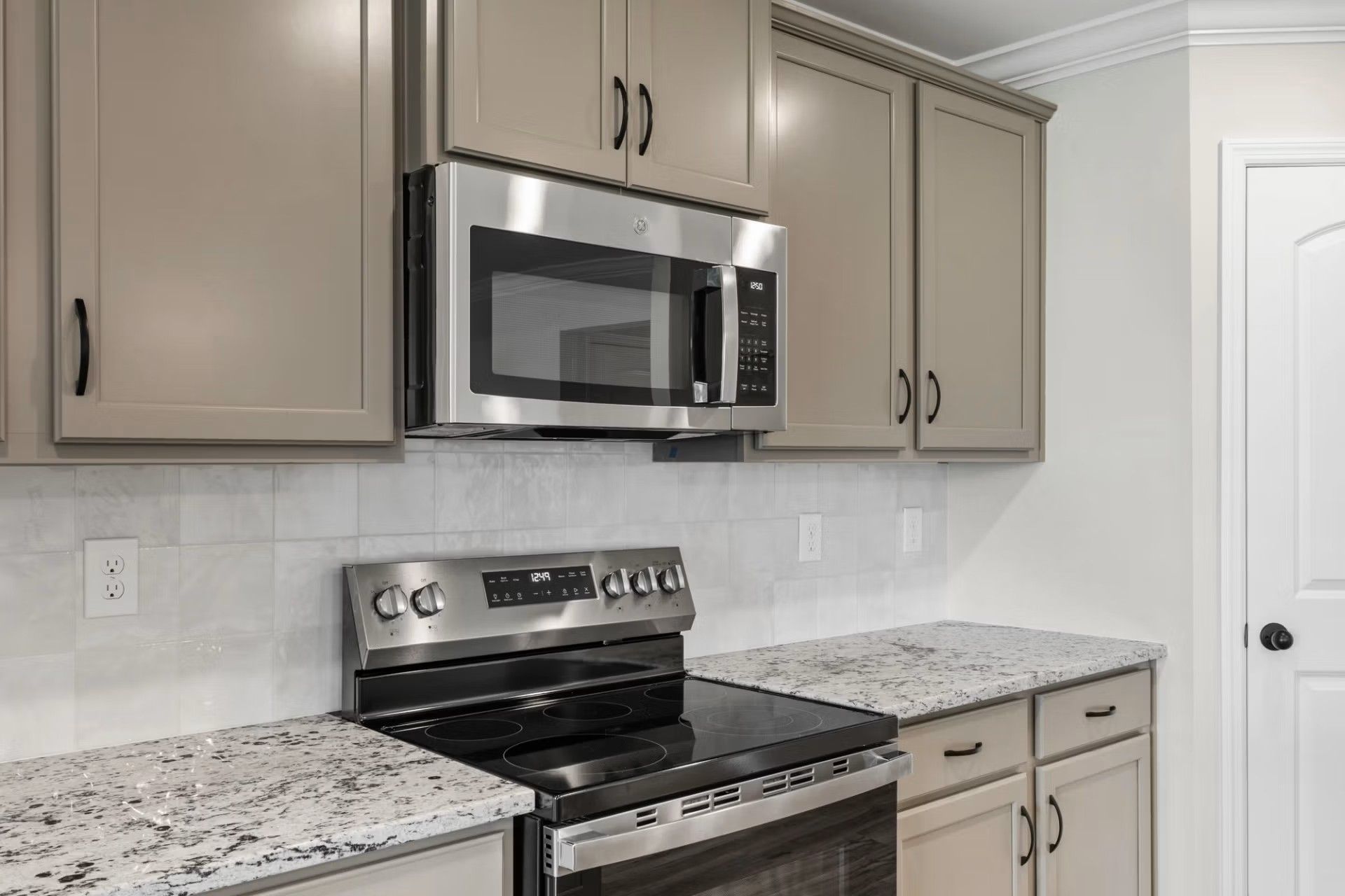 Image 7 of Davidson Homes' New Home at 221 Saddletree Drive