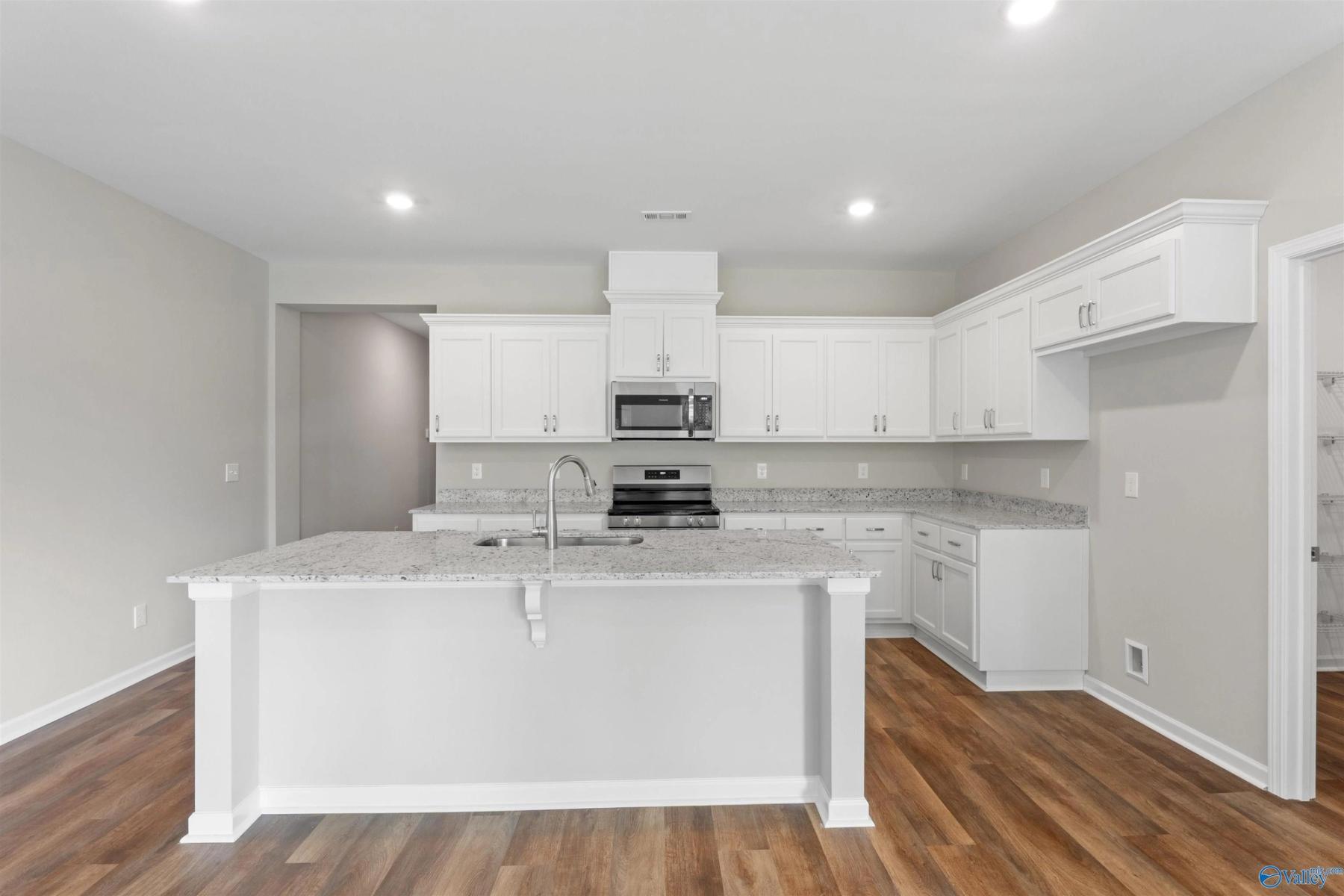 Image 9 of Davidson Homes' New Home at 208 Hibiscus Dr