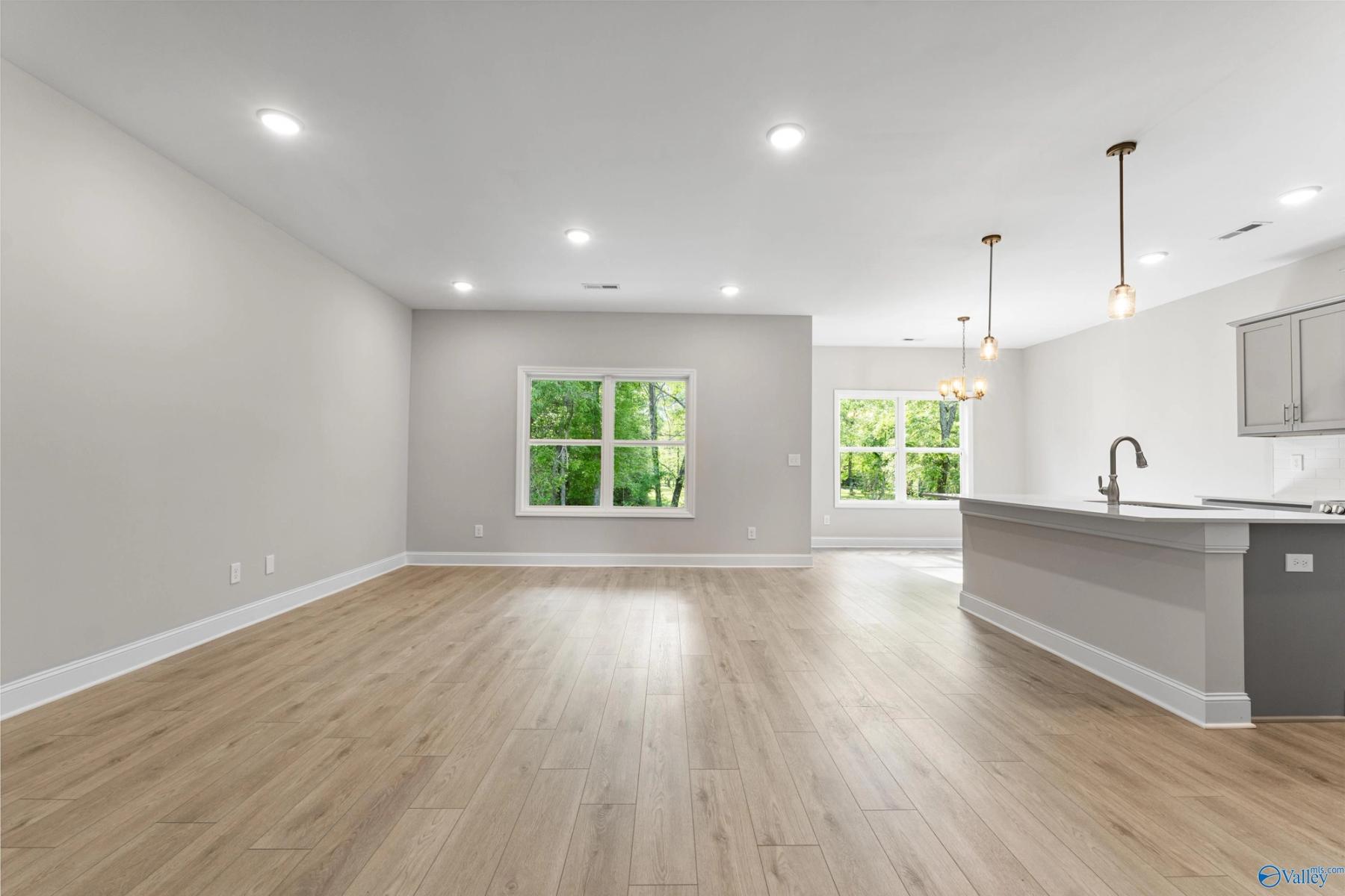 Image 9 of Davidson Homes' New Home at 162 River Pointe Drive