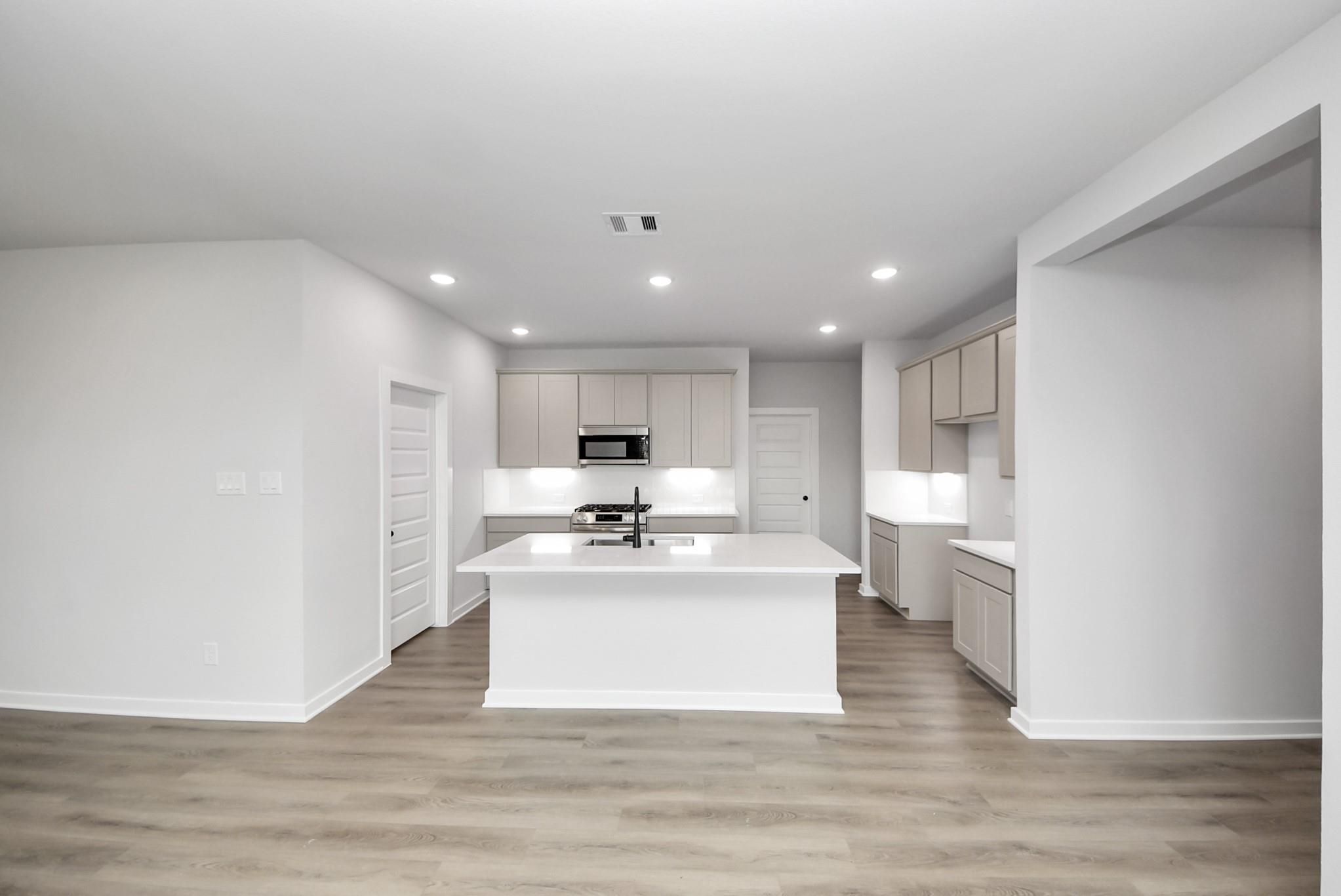 Image 10 of Davidson Homes' New Home at 247 Southern Sound Drive