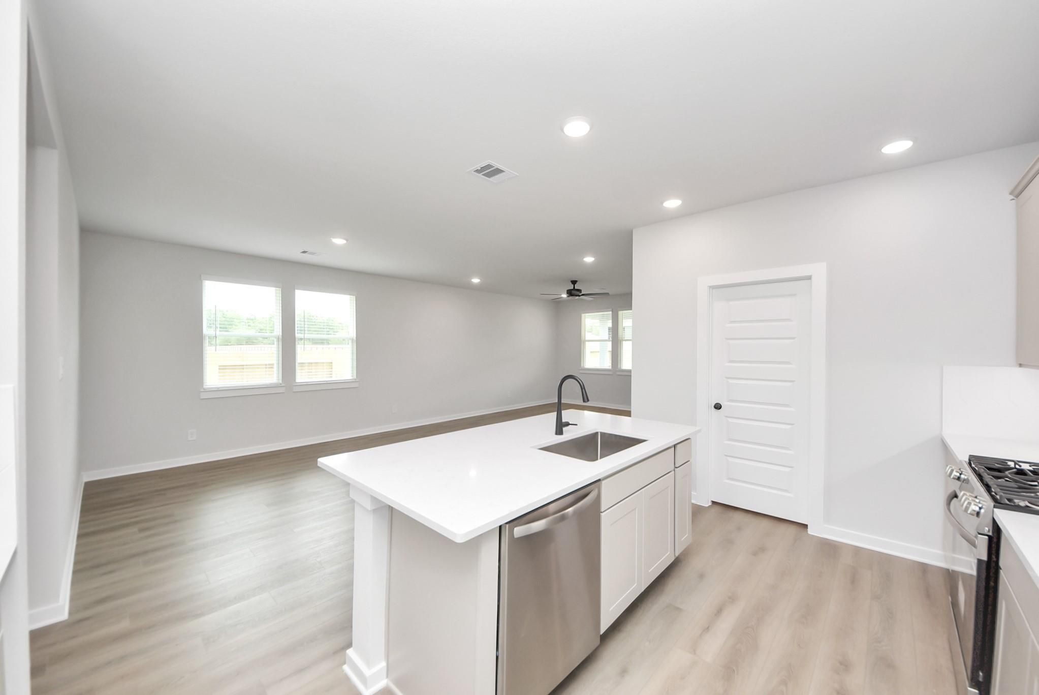 Image 16 of Davidson Homes' New Home at 247 Southern Sound Drive