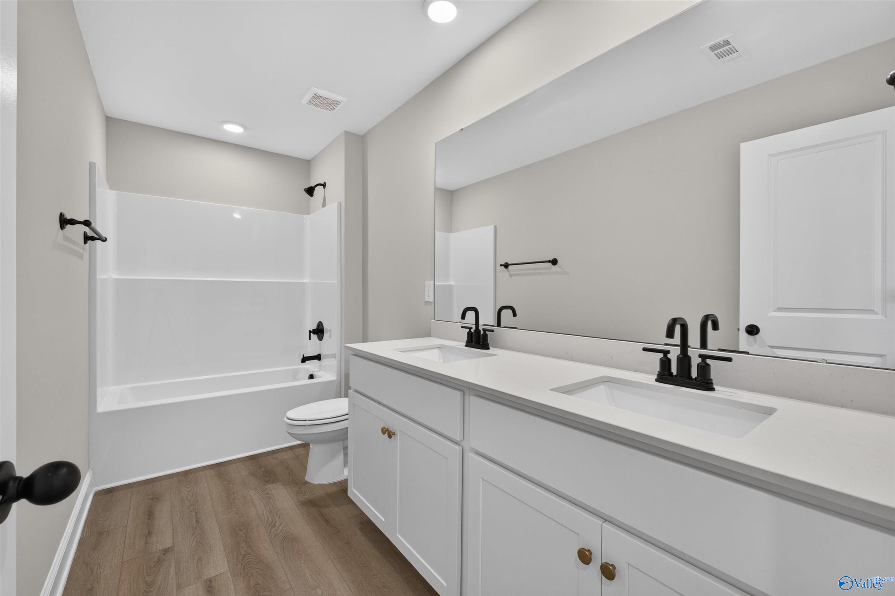 Image 14 of Davidson Homes' New Home at 38 Aurora Circle
