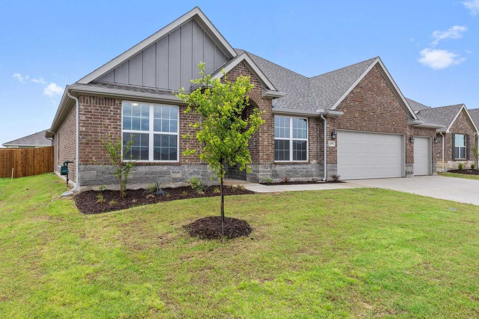 Image 3 of Davidson Homes' New Home at 209 Briarwood Drive