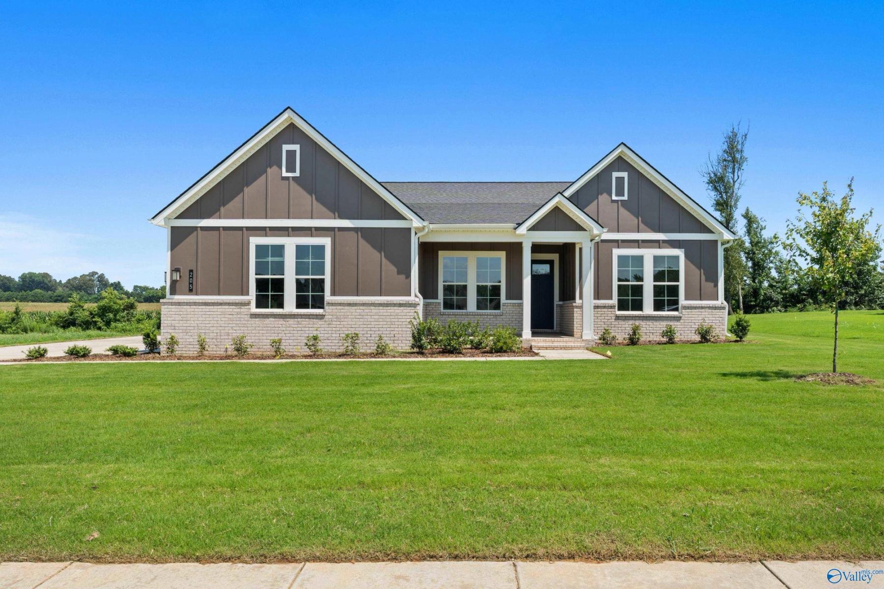 Image 1 of Davidson Homes' New Home at 205 Applewood Ct