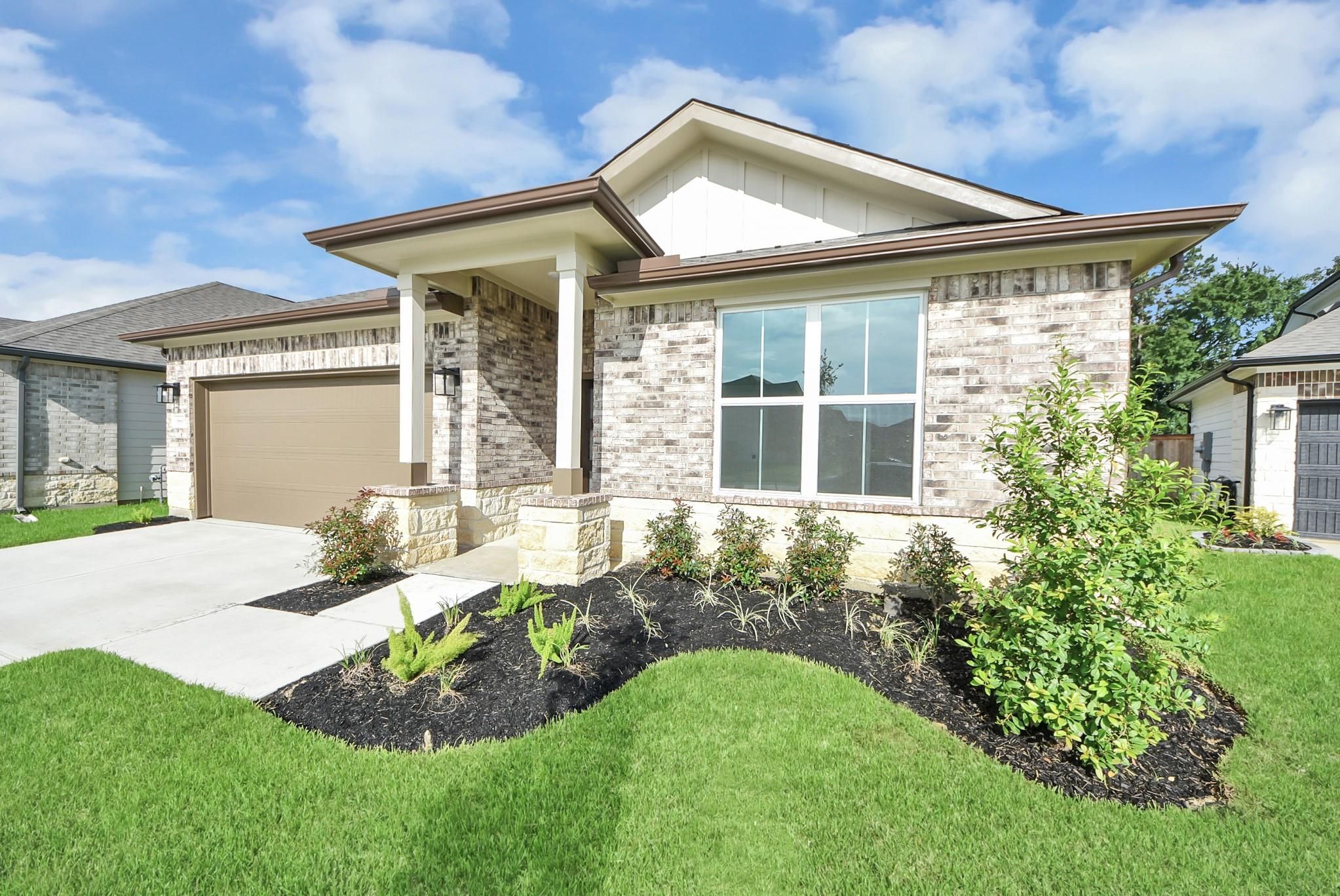 The Daphne F floor plan by Davidson Homes: 1-story, 4-bedroom home with 2-car garage in Sundance Cove, Crosby, Texas.