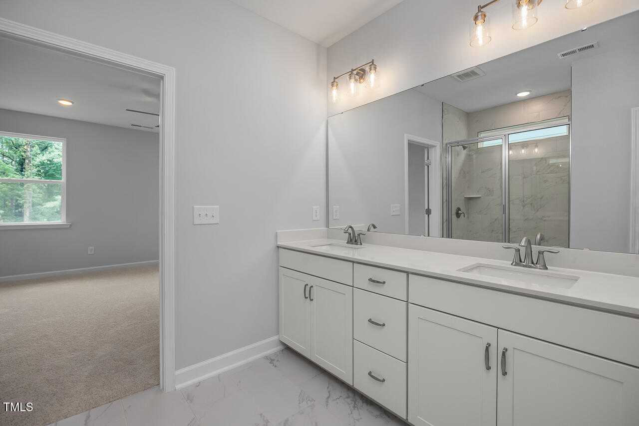 Image 18 of Davidson Homes' New Home at 444 Golden Dragonfly Street