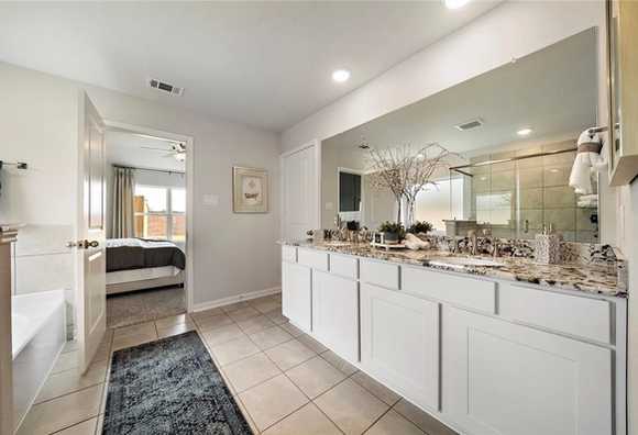 Image 6 of Davidson Homes' New Home at 217 Harlingen Drive