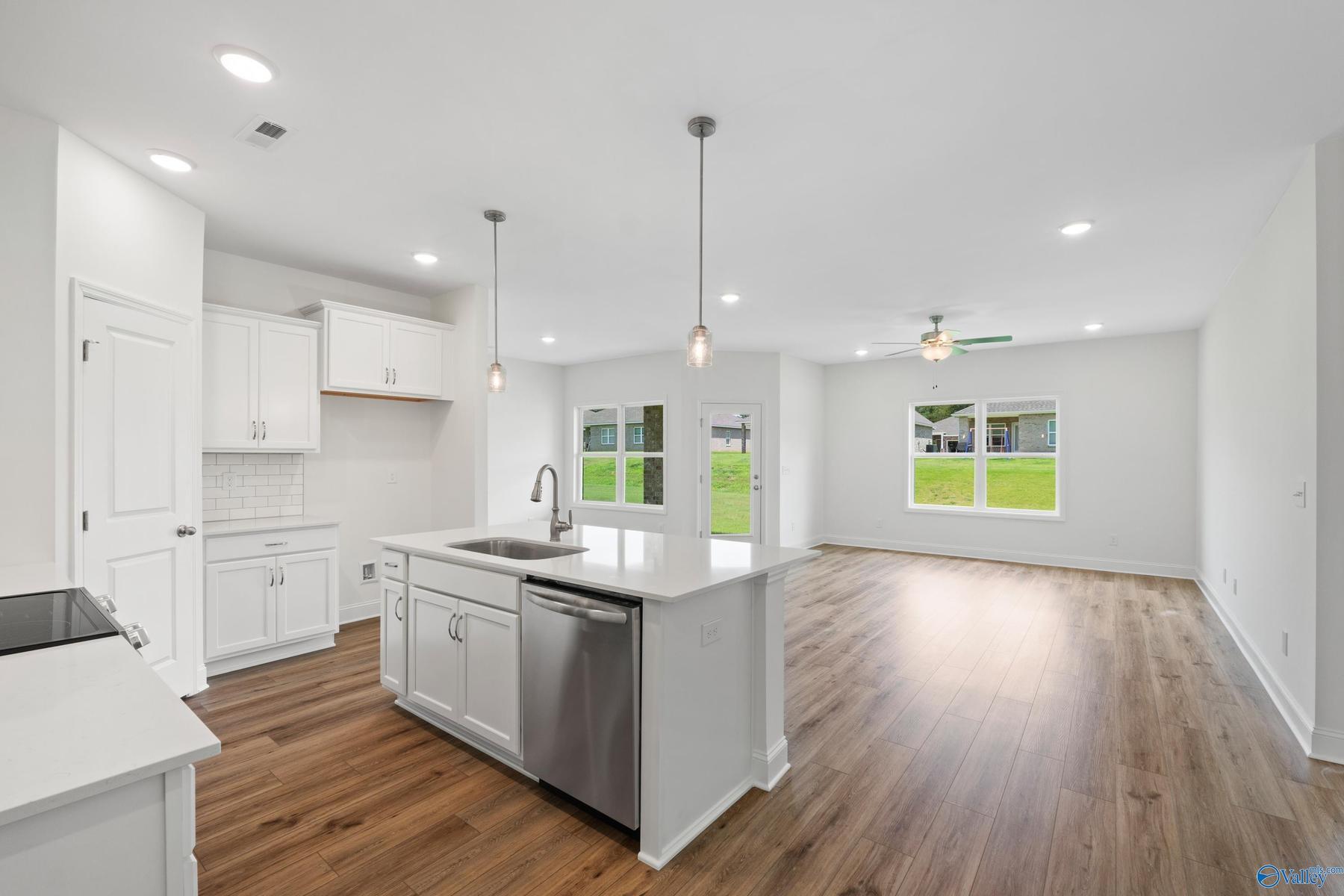 Image 6 of Davidson Homes' New Home at 167 River Pointe Drive
