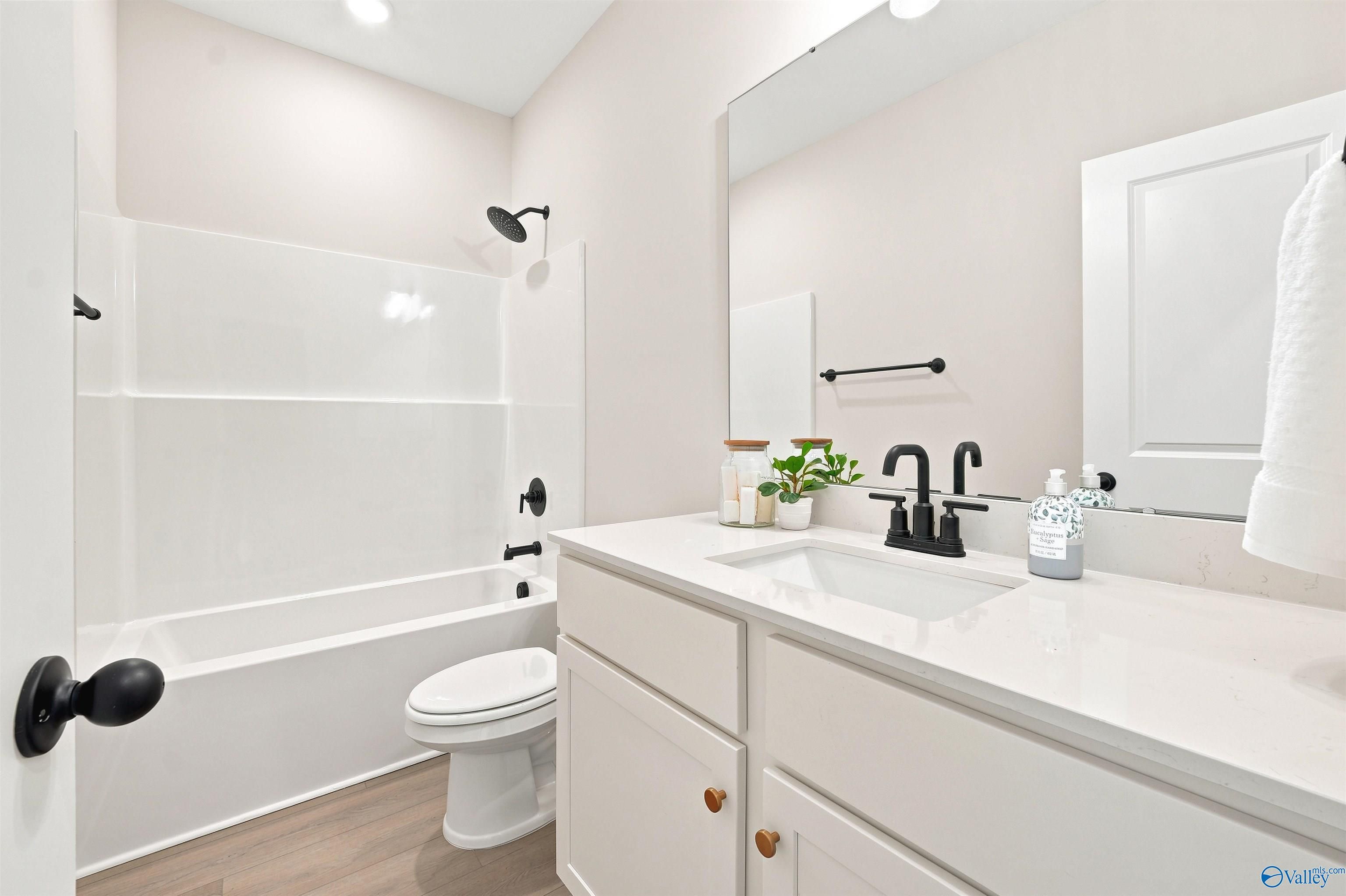 Image 13 of Davidson Homes' New Home at 121 Berry Cove Avenue