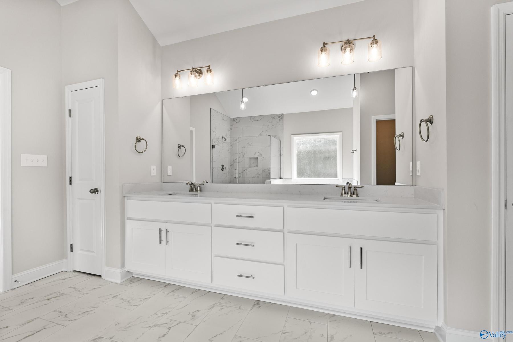 Image 25 of Davidson Homes' New Home at 211 Kendall Farms Boulevard