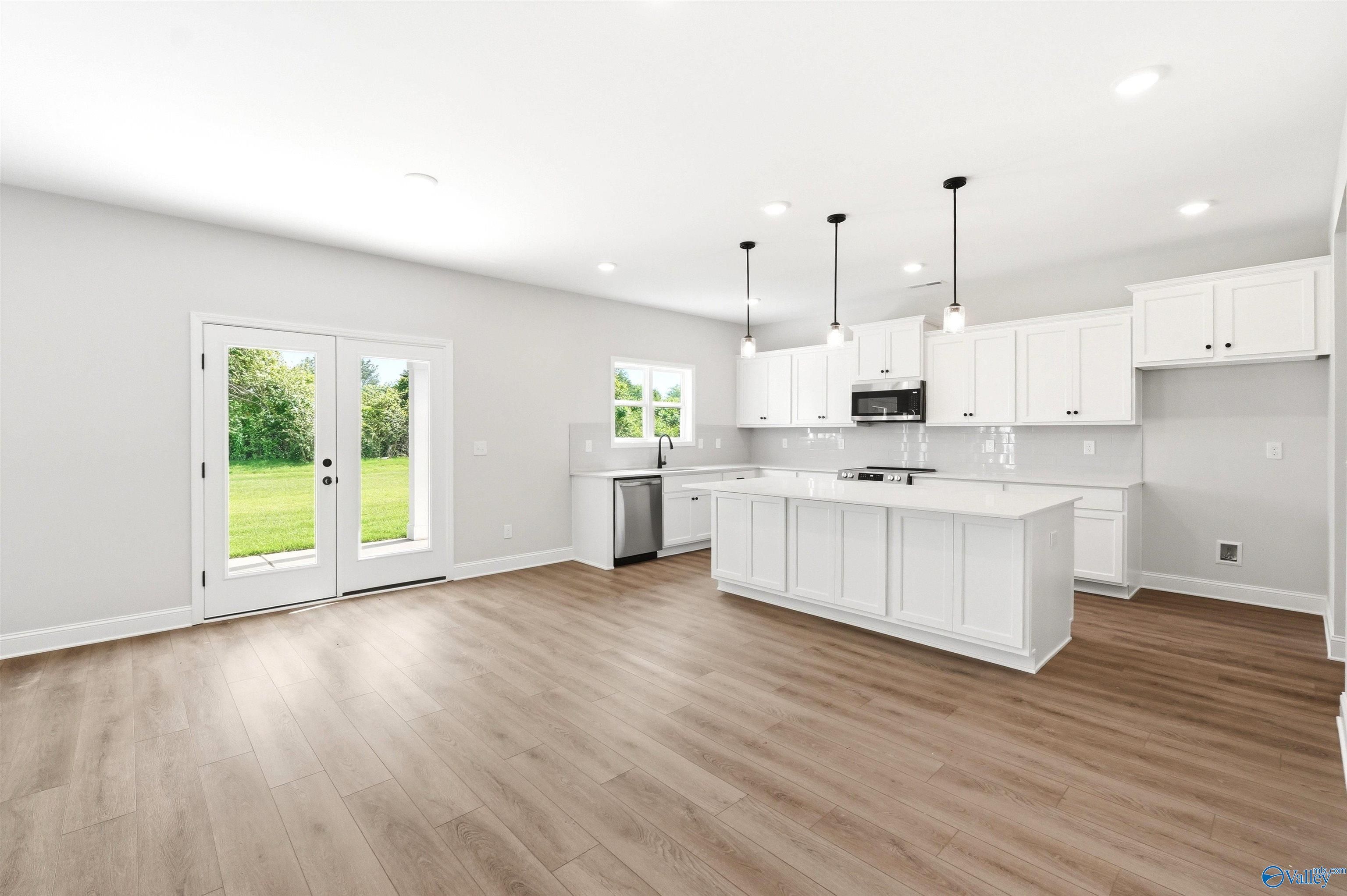 Image 2 of Davidson Homes' New Home at 122 Berry Cove Avenue