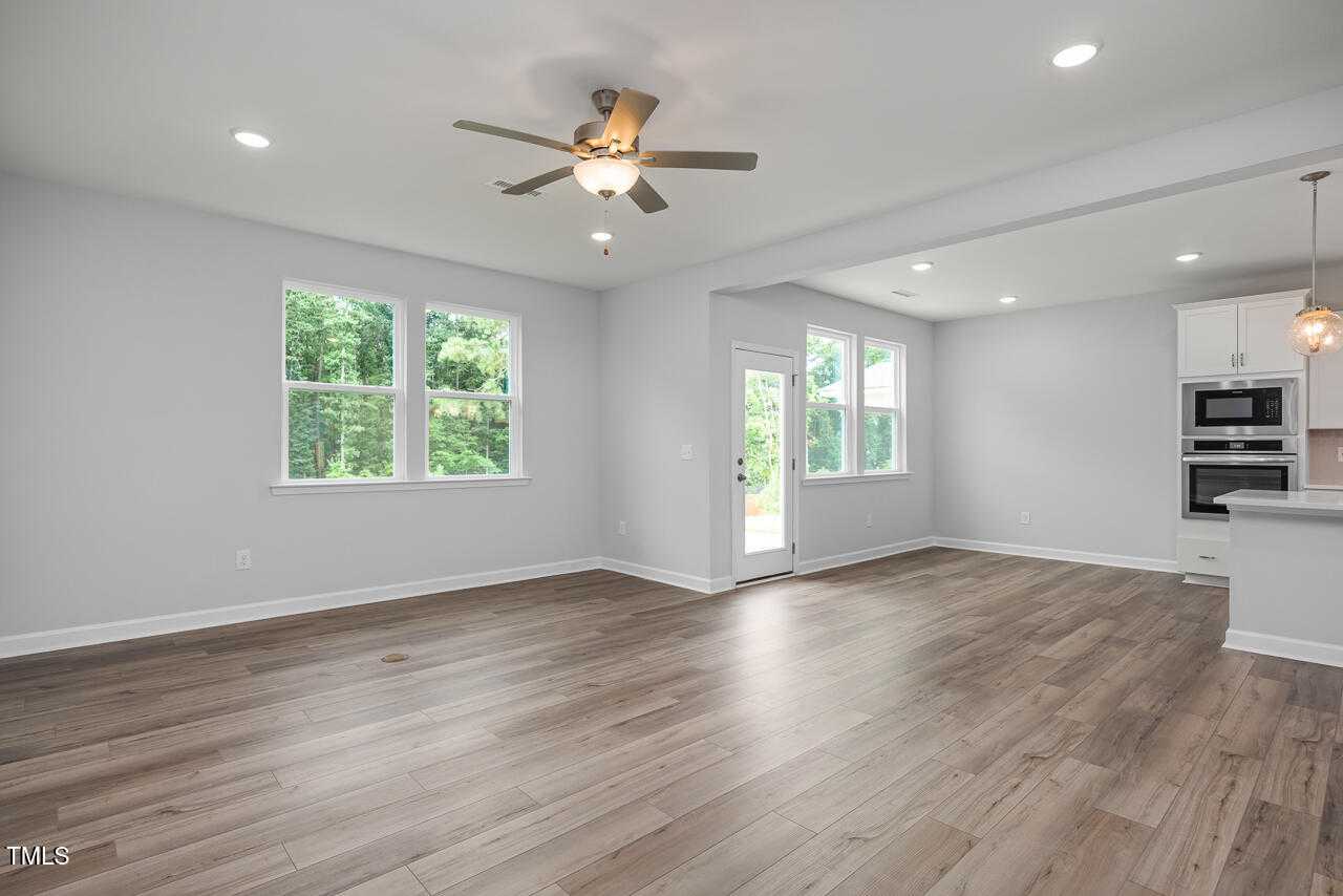 Image 5 of Davidson Homes' New Home at 444 Golden Dragonfly Street