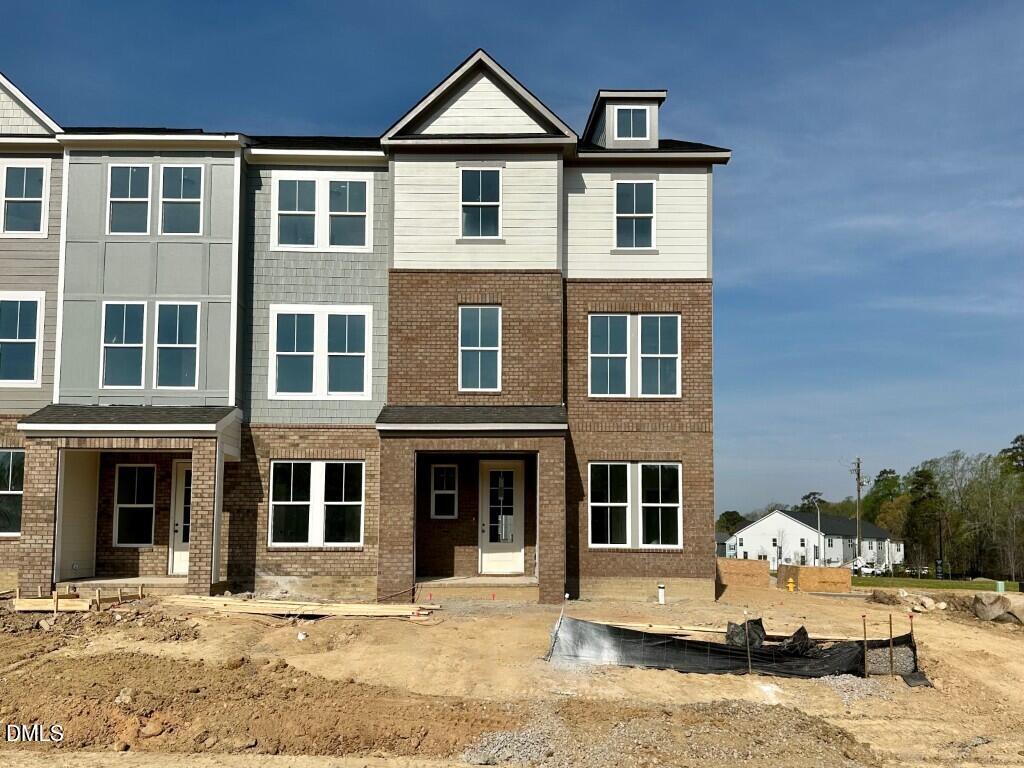 Exterior view of Davidson Homes' New Home at 610 Thatch Lane