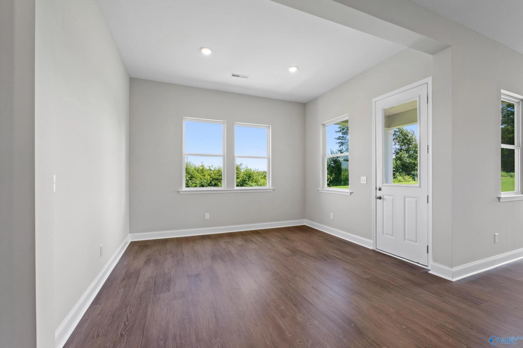 Image 17 of Davidson Homes' New Home at 205 Applewood Ct