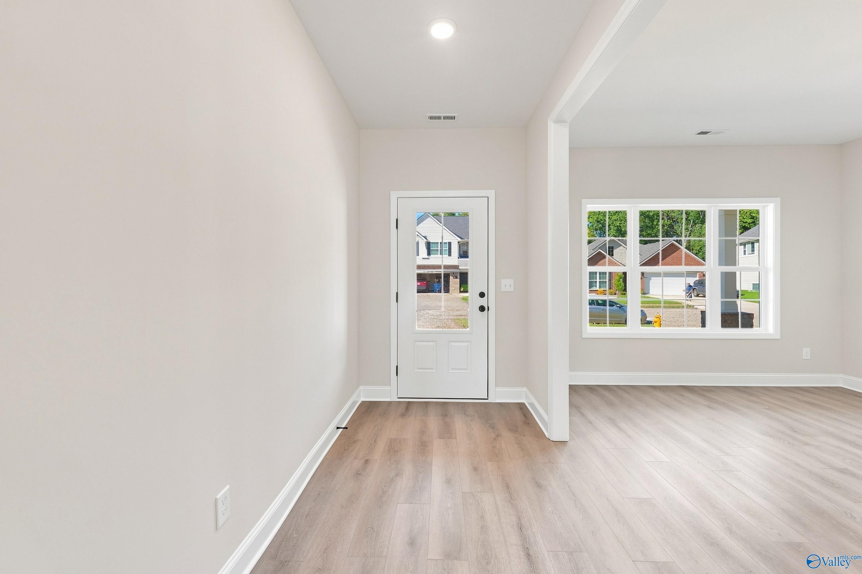 Image 7 of Davidson Homes' New Home at 336 Creek Grove Avenue