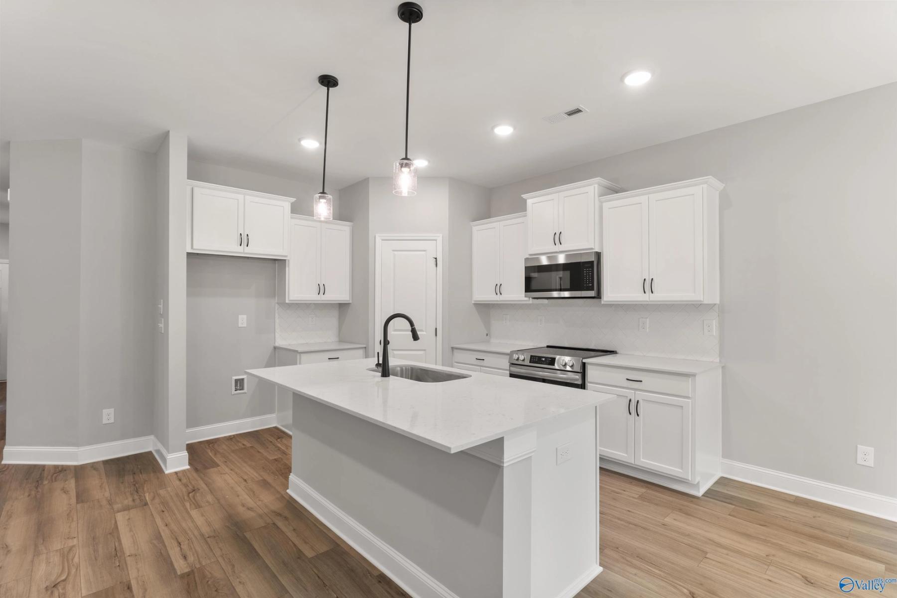 Image 5 of Davidson Homes' New Home at 183 River Pointe Drive