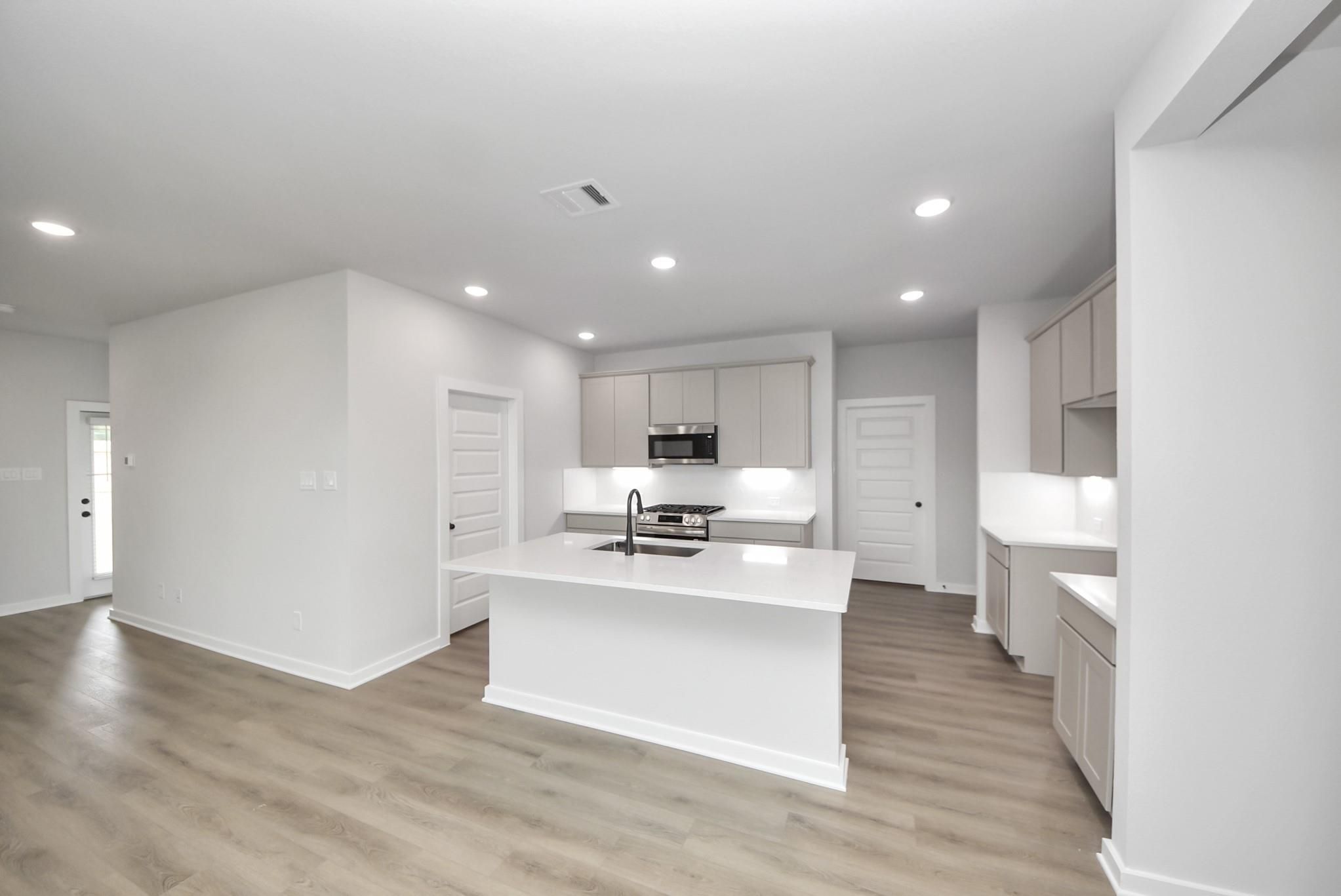 Image 9 of Davidson Homes' New Home at 247 Southern Sound Drive