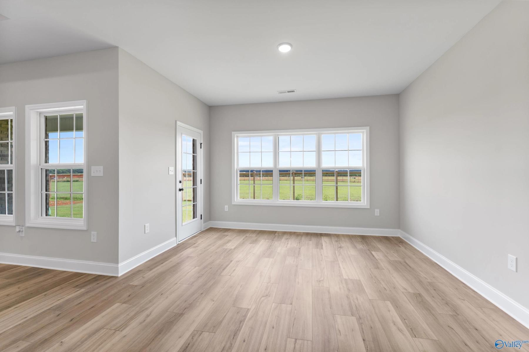 Image 11 of Davidson Homes' New Home at 208 Kendall Farms Boulevard