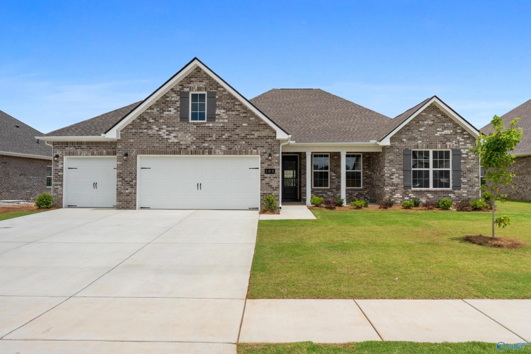 Image 4 of Davidson Homes' New Home at 105 Lucy Lynn Boulevard