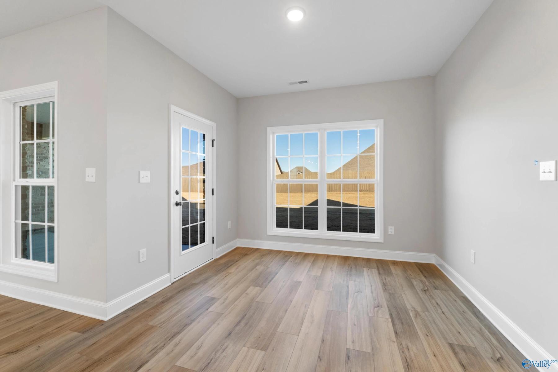 Image 6 of Davidson Homes' New Home at 107 Summer Creek Drive