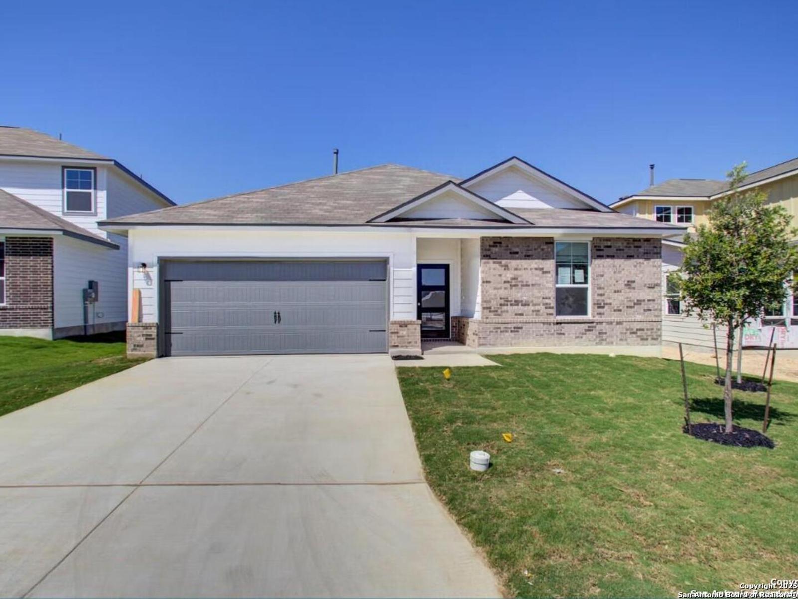 Image 2 of Davidson Homes' New Home at 16630 Rosemary Ridge