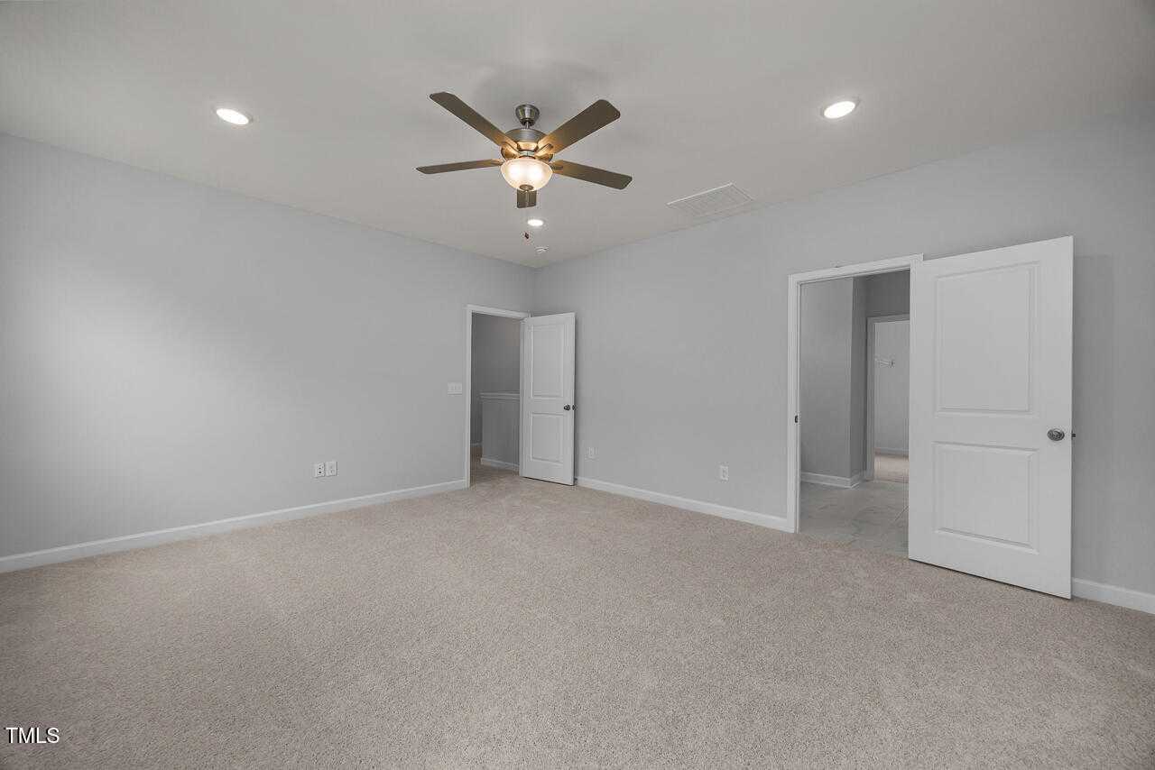 Image 15 of Davidson Homes' New Home at 444 Golden Dragonfly Street