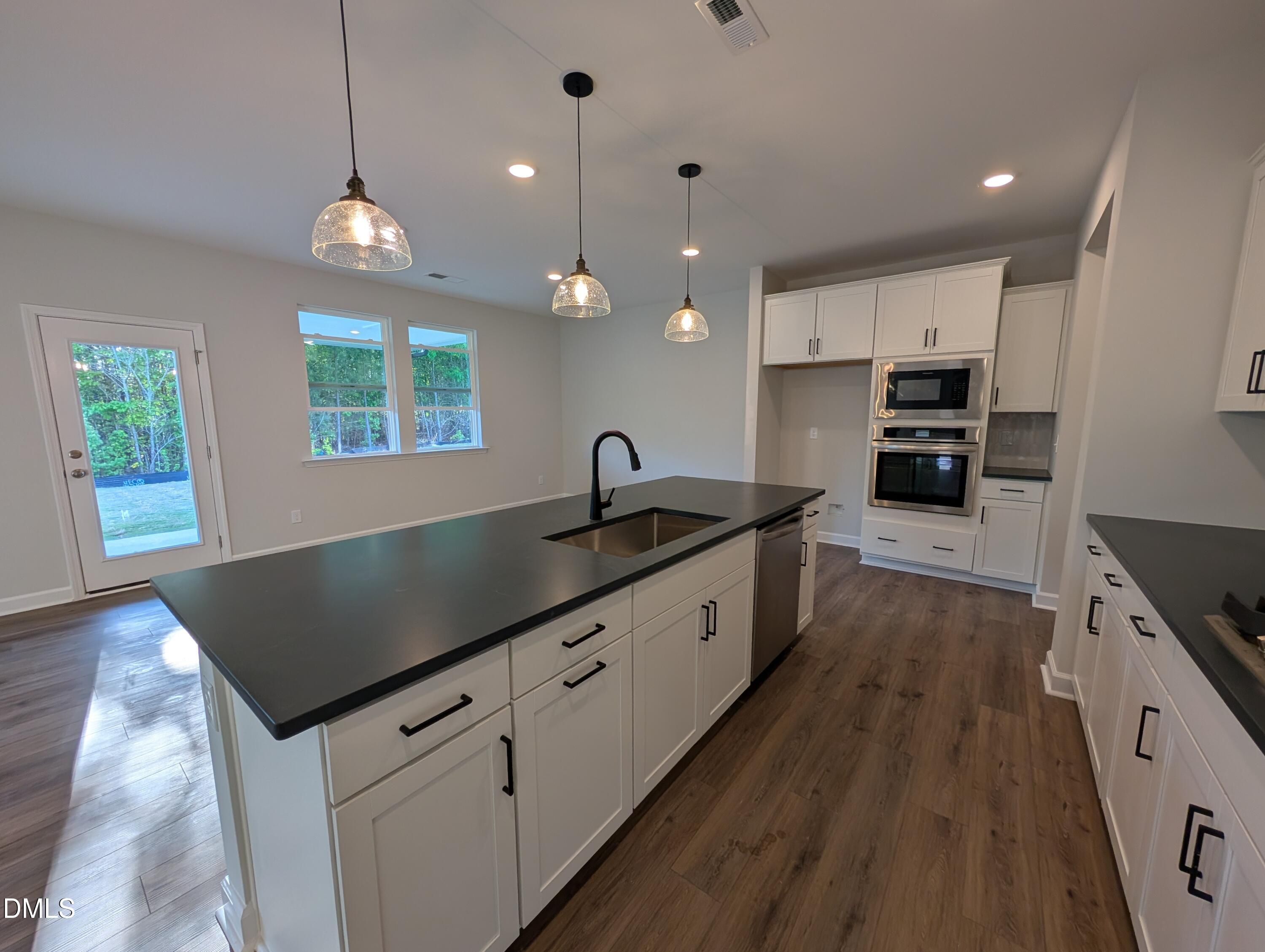 Image 8 of Davidson Homes' New Home at 909 Diana Victoria Court