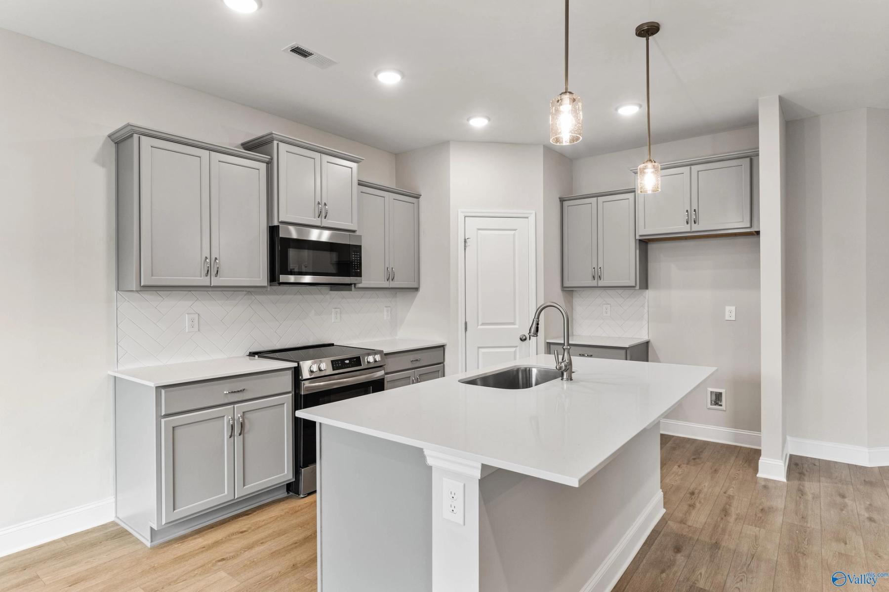 Image 6 of Davidson Homes' New Home at 179 River Pointe Drive