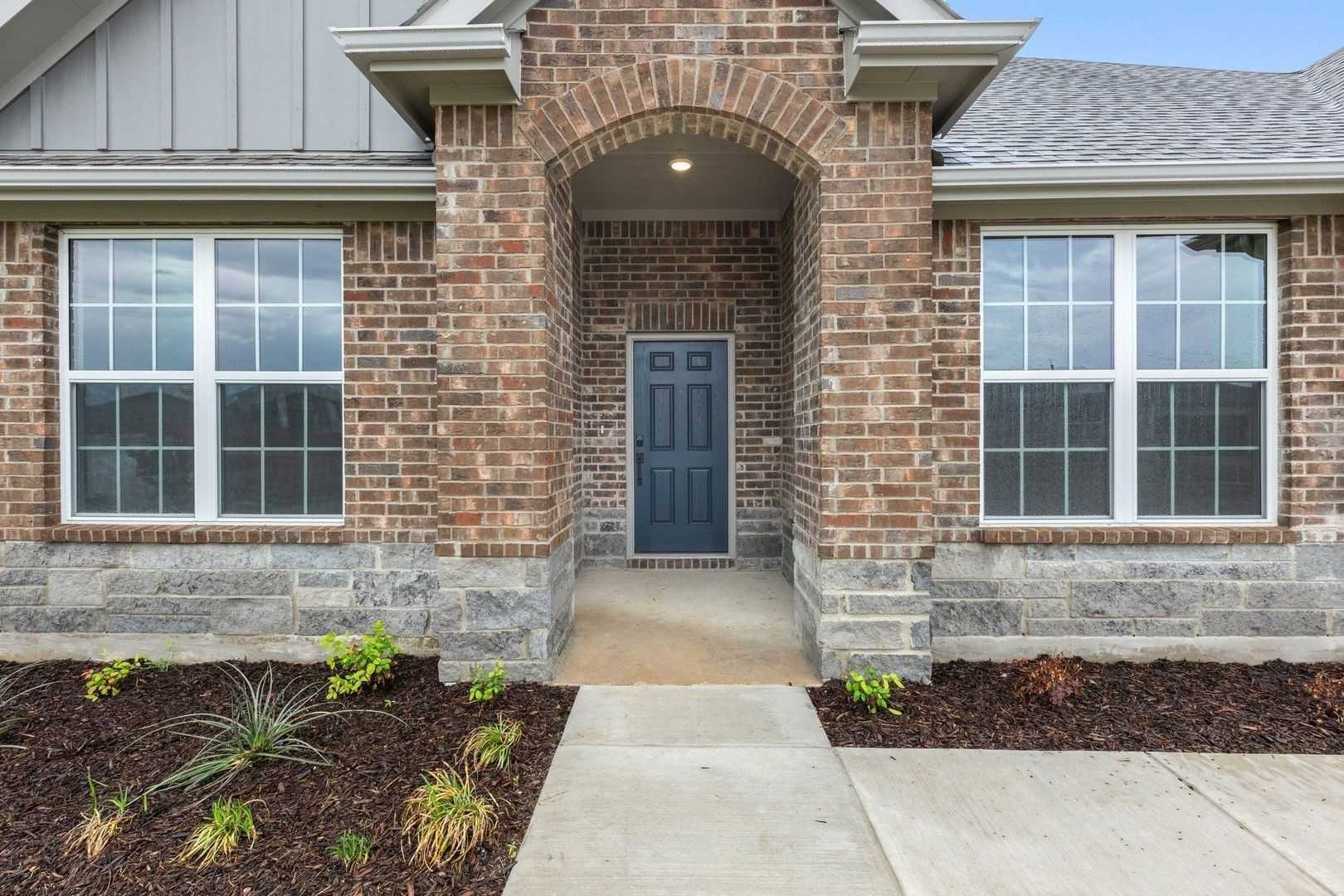 Image 2 of Davidson Homes' New Home at 209 Briarwood Drive