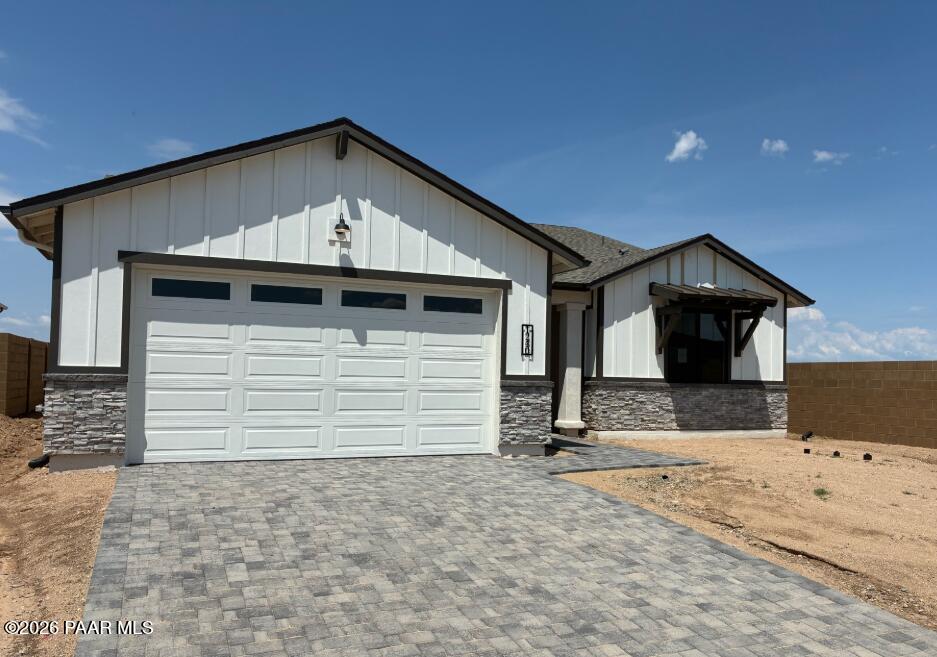 Modern 1-story Durango II G home by Davidson Homes with 3-car garage in South Ranch Western Collection, Prescott, Arizona.