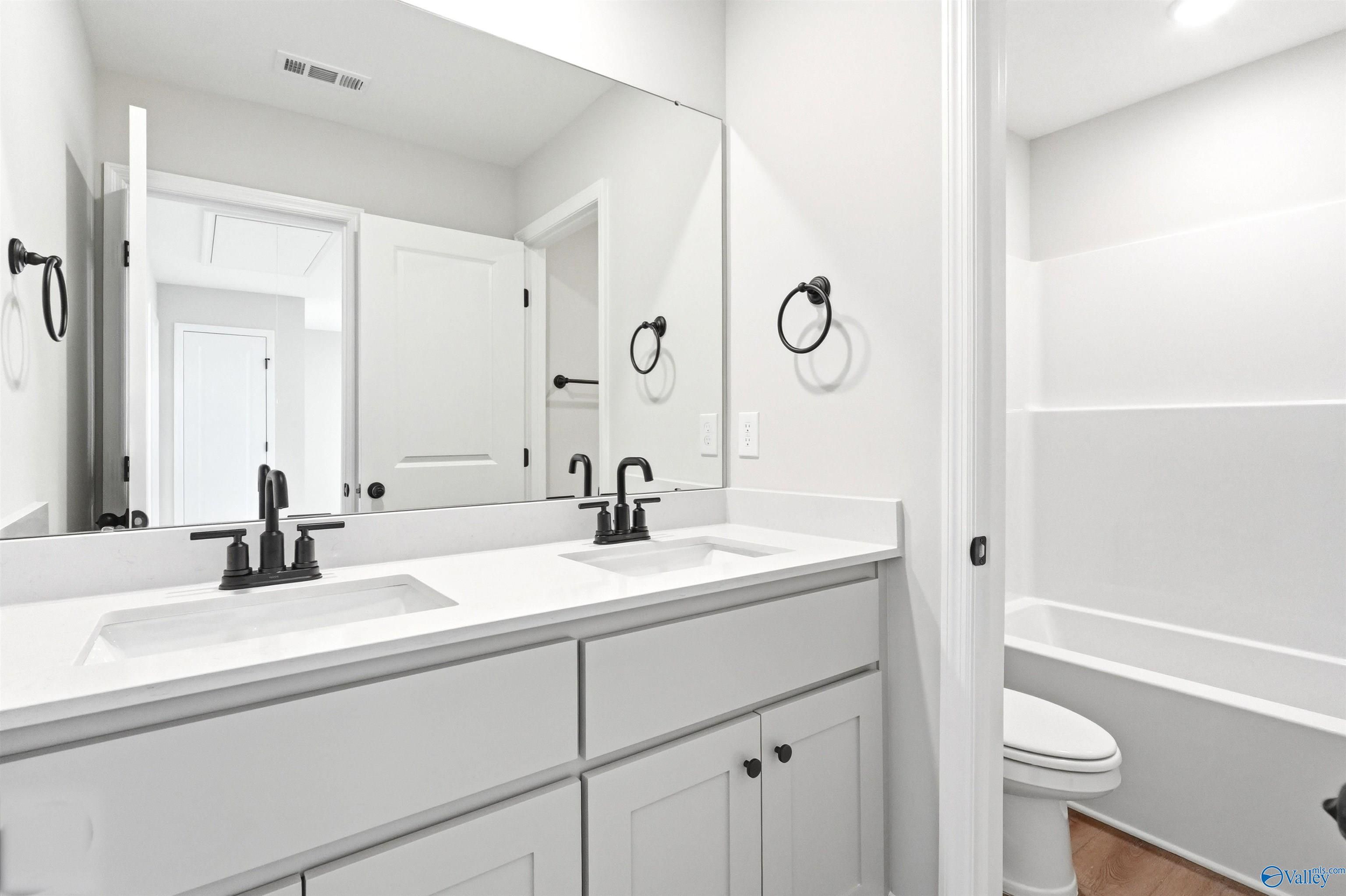 Image 31 of Davidson Homes' New Home at 208 Irish Hill Drive