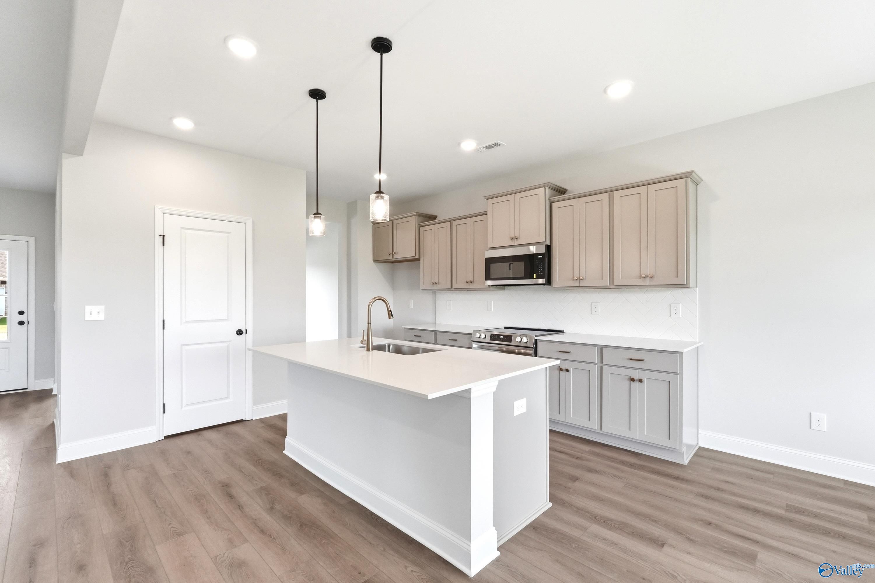 Image 7 of Davidson Homes' New Home at 302 Keller Drive