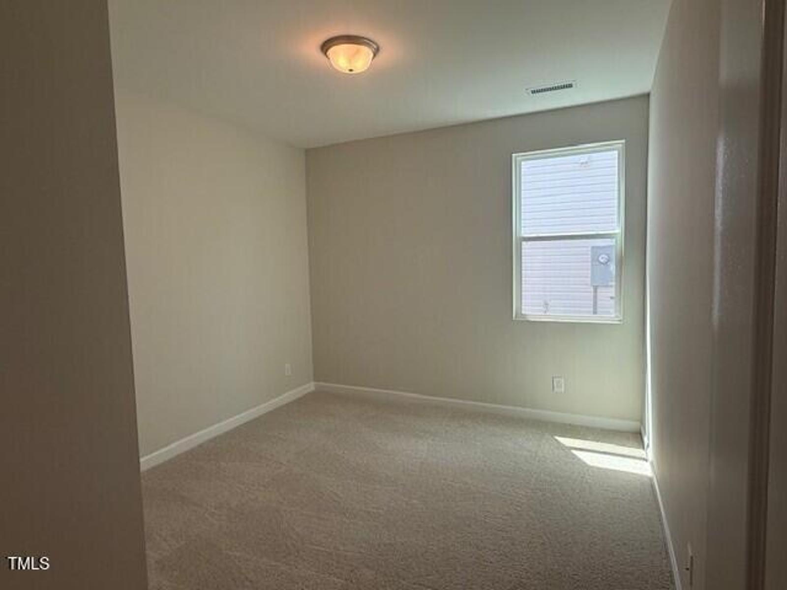 Image 10 of Davidson Homes' New Home at 307 Gregory Village Drive