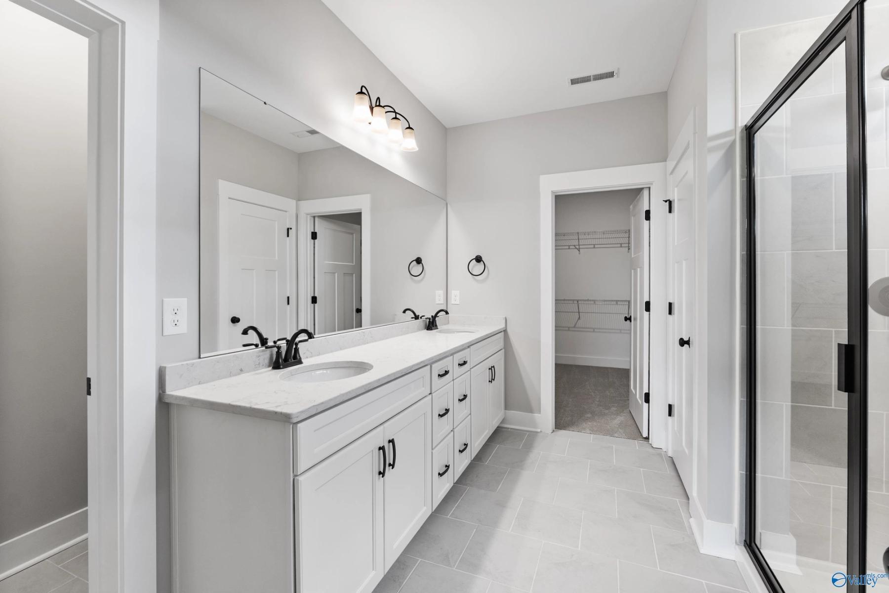 Image 19 of Davidson Homes' New Home at 215 Applewood Court