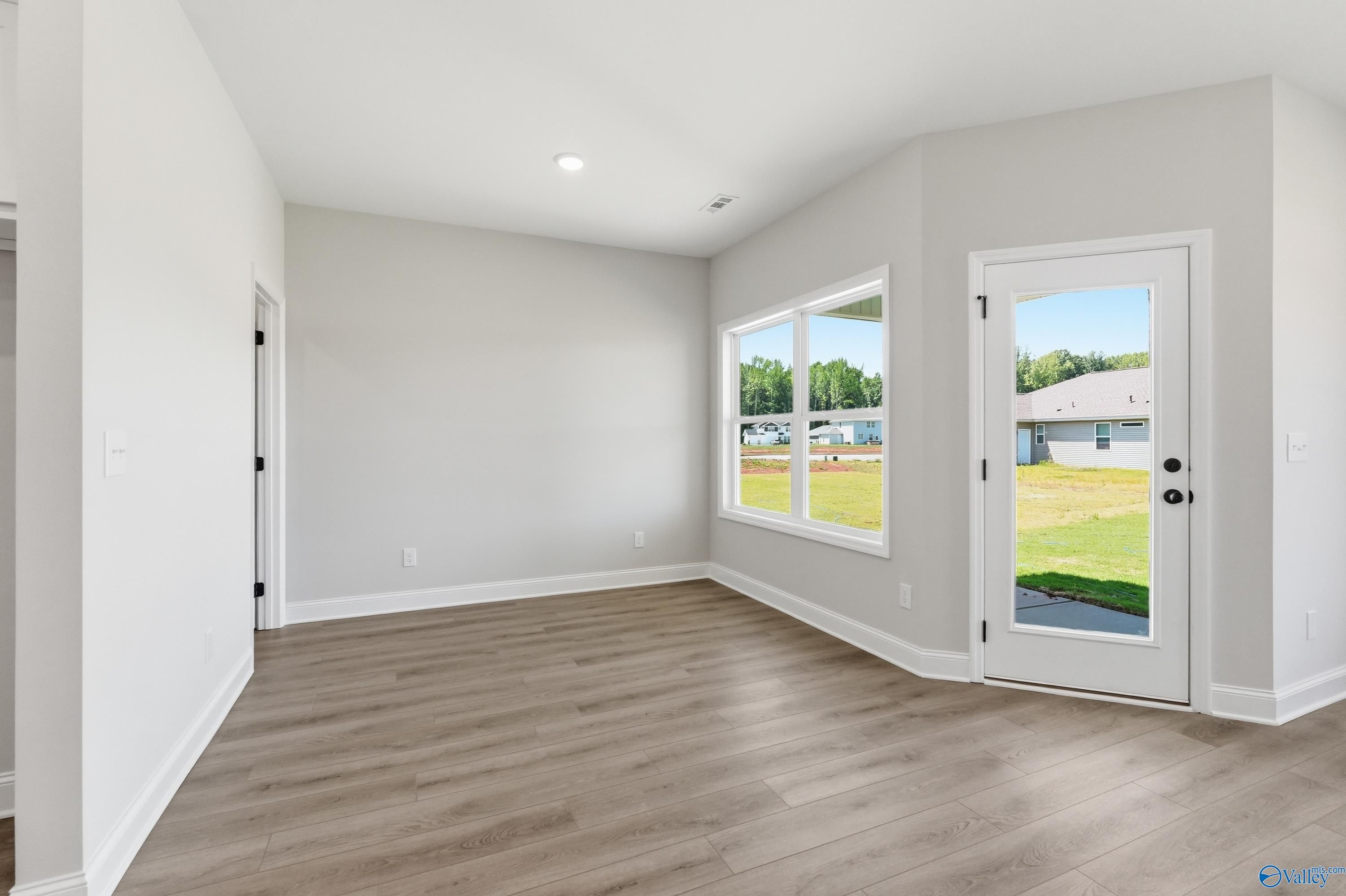 Image 10 of Davidson Homes' New Home at 114 Plum Tree Lane