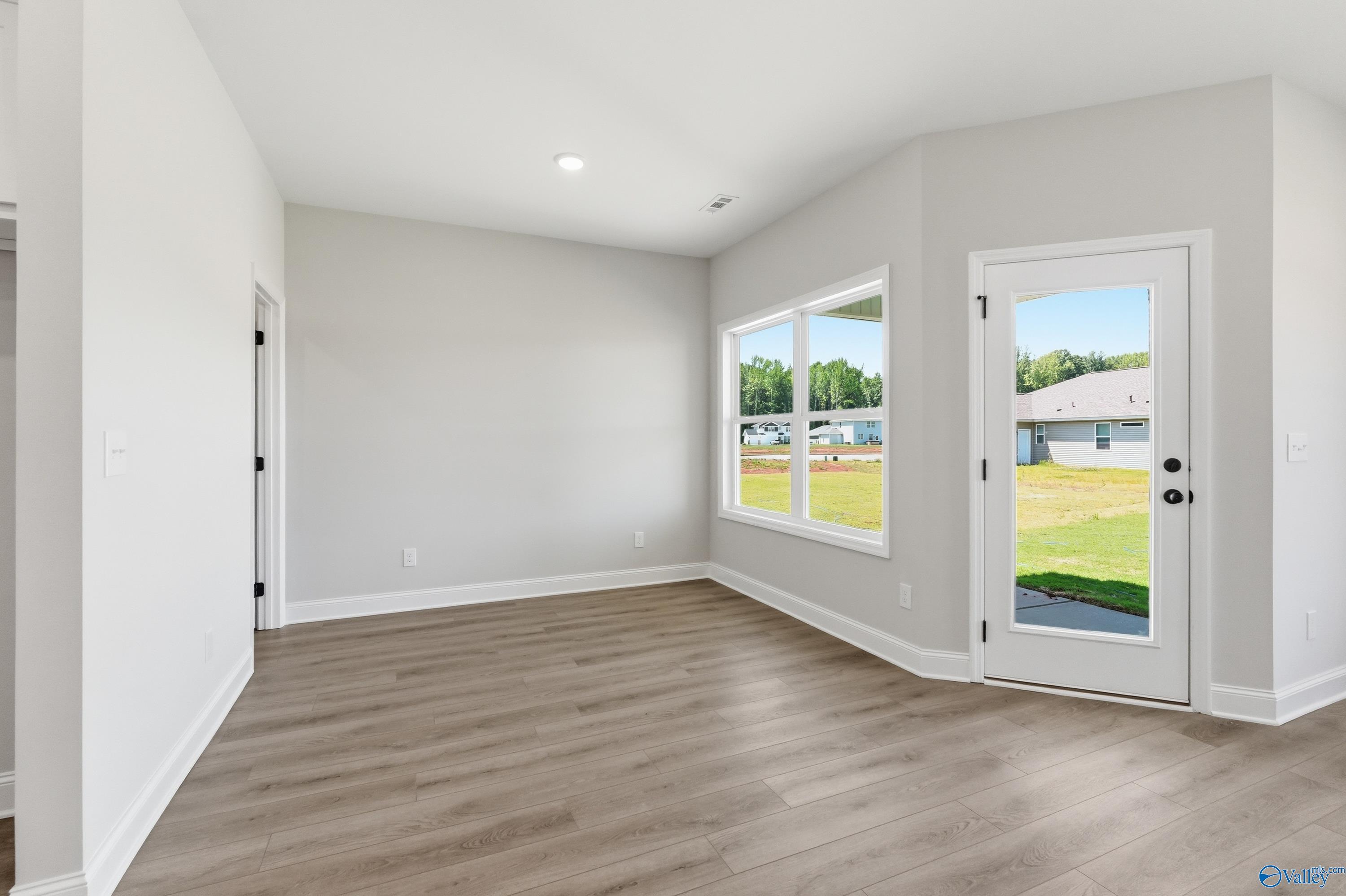 Image 10 of Davidson Homes' New Home at 114 Plum Tree Lane