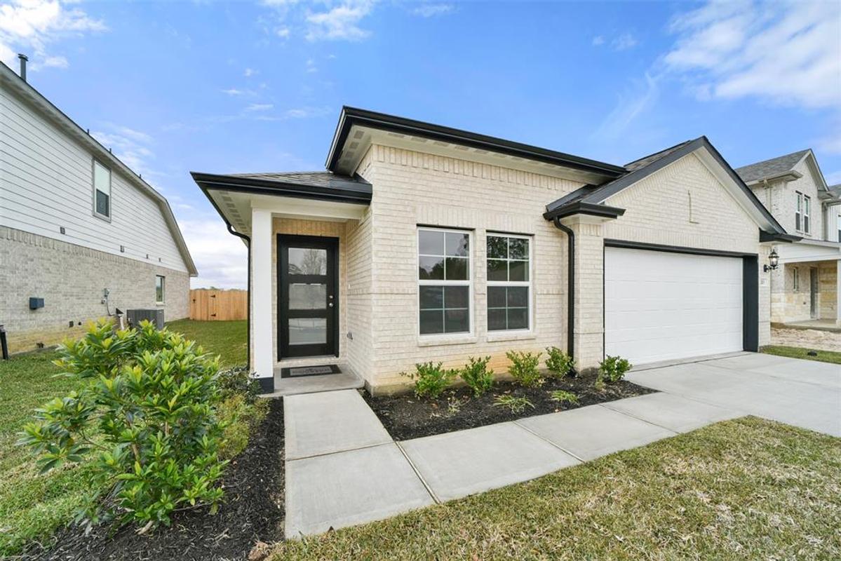 Image 6 of Davidson Homes' New Home at 213 Harlingen Drive