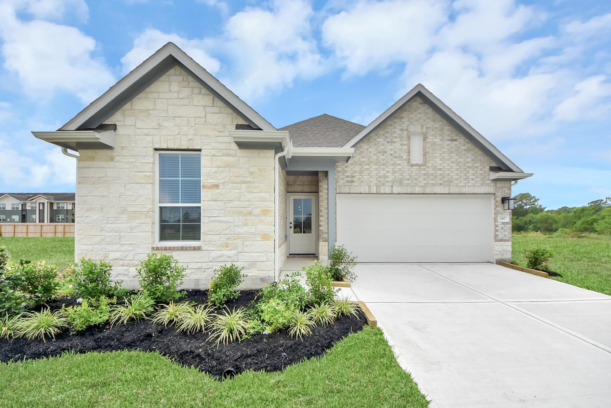 Exterior view of Davidson Homes' New Home at 247 Southern Sound Drive