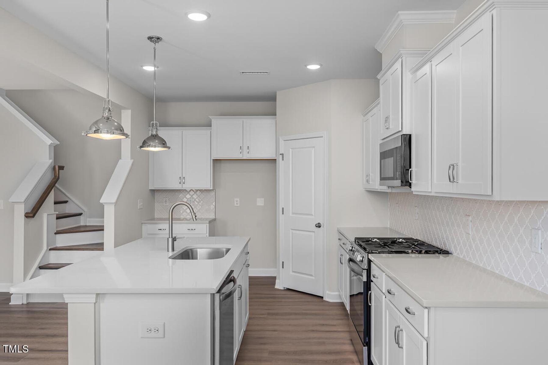 Image 5 of Davidson Homes' New Home at 104 Fairwinds Drive