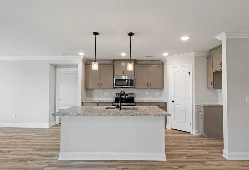 Image 3 of Davidson Homes' The Everett M Floor Plan