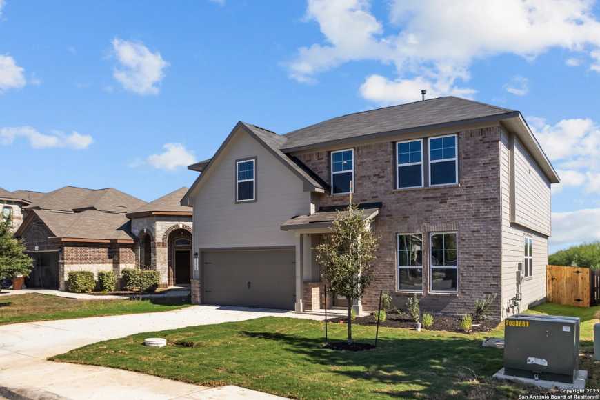 Image 2 of Davidson Homes' New Home at 3230 Blantyre