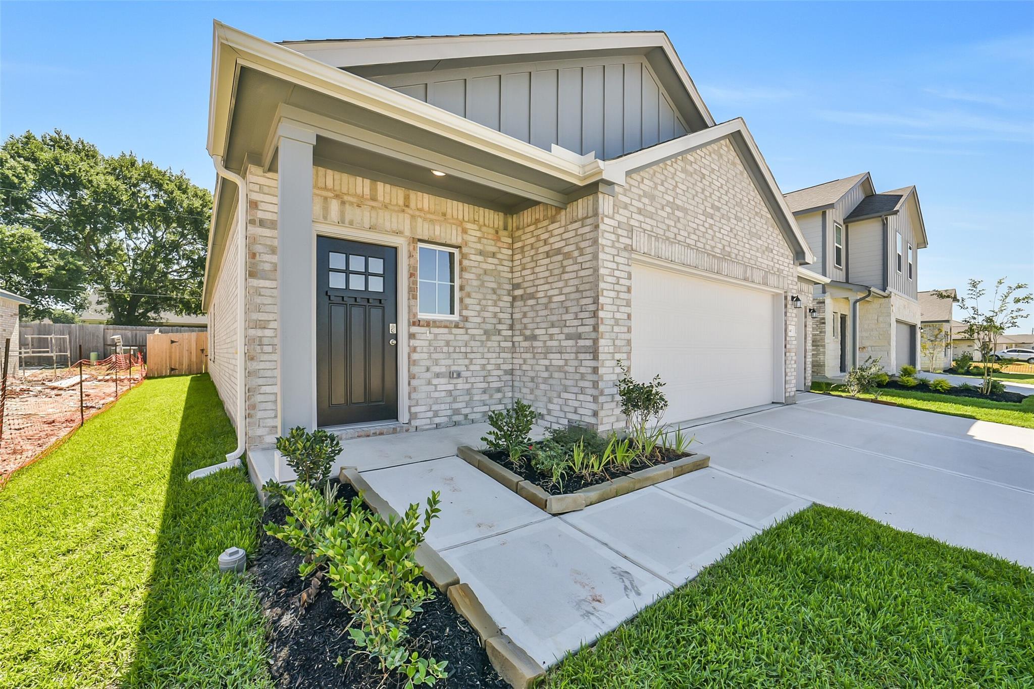 Image 3 of Davidson Homes' New Home at 240 Harlingen Drive